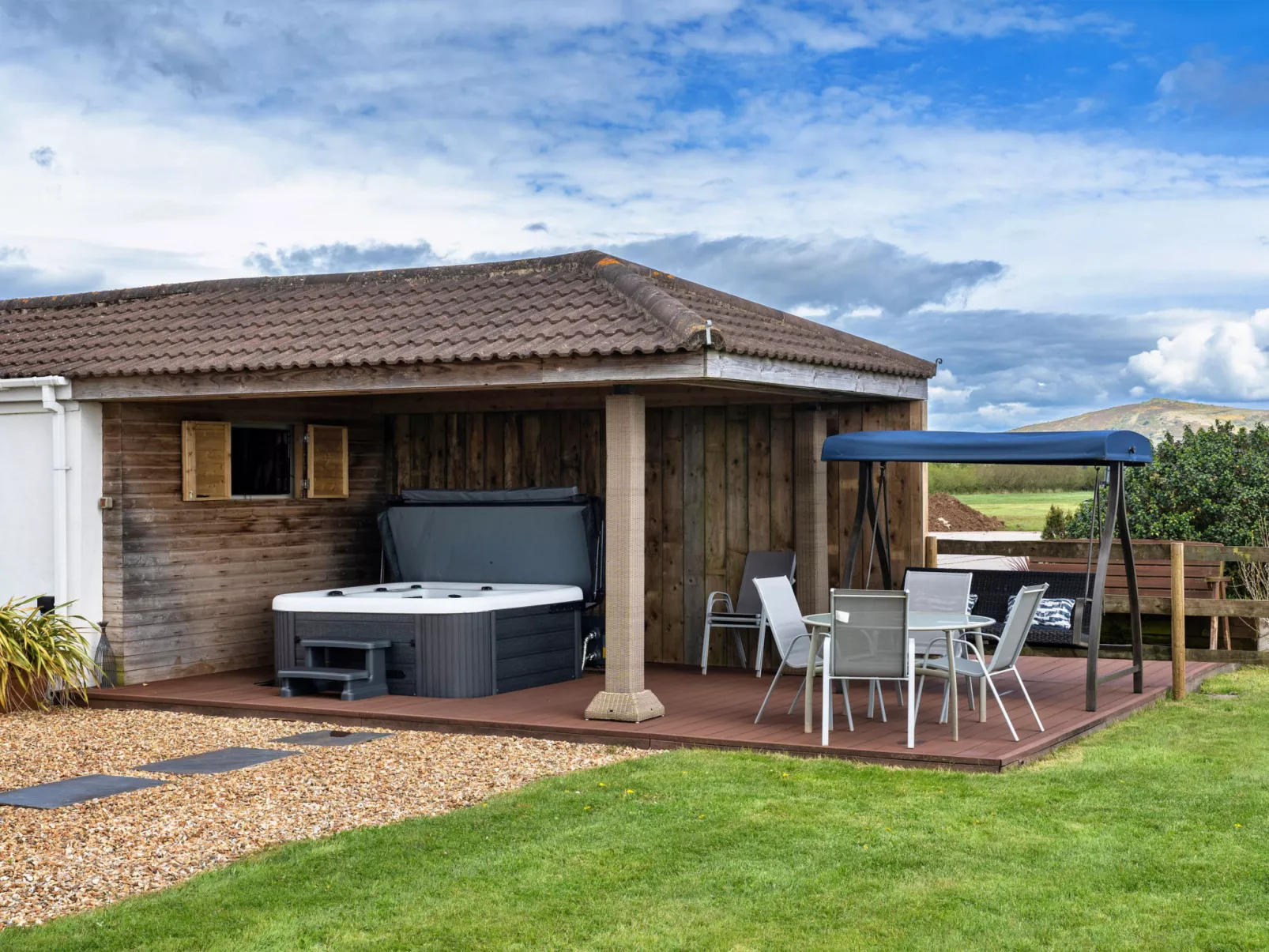 Stone Bow Farmhouse-Outside