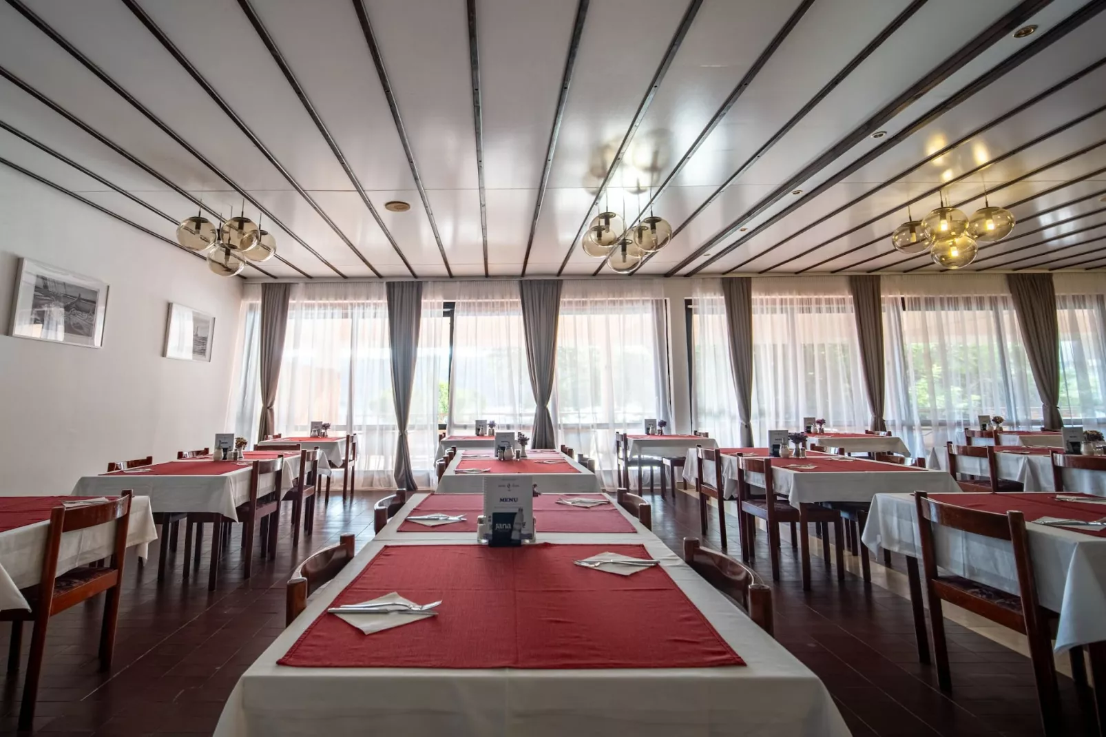 Hotel Issa - Twin Room Sea View-Facilities