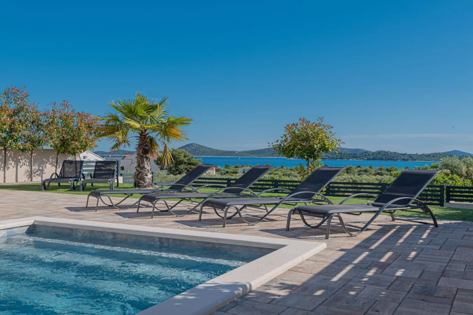 Four-Bedroom Villa With Pool-Schwimmbad