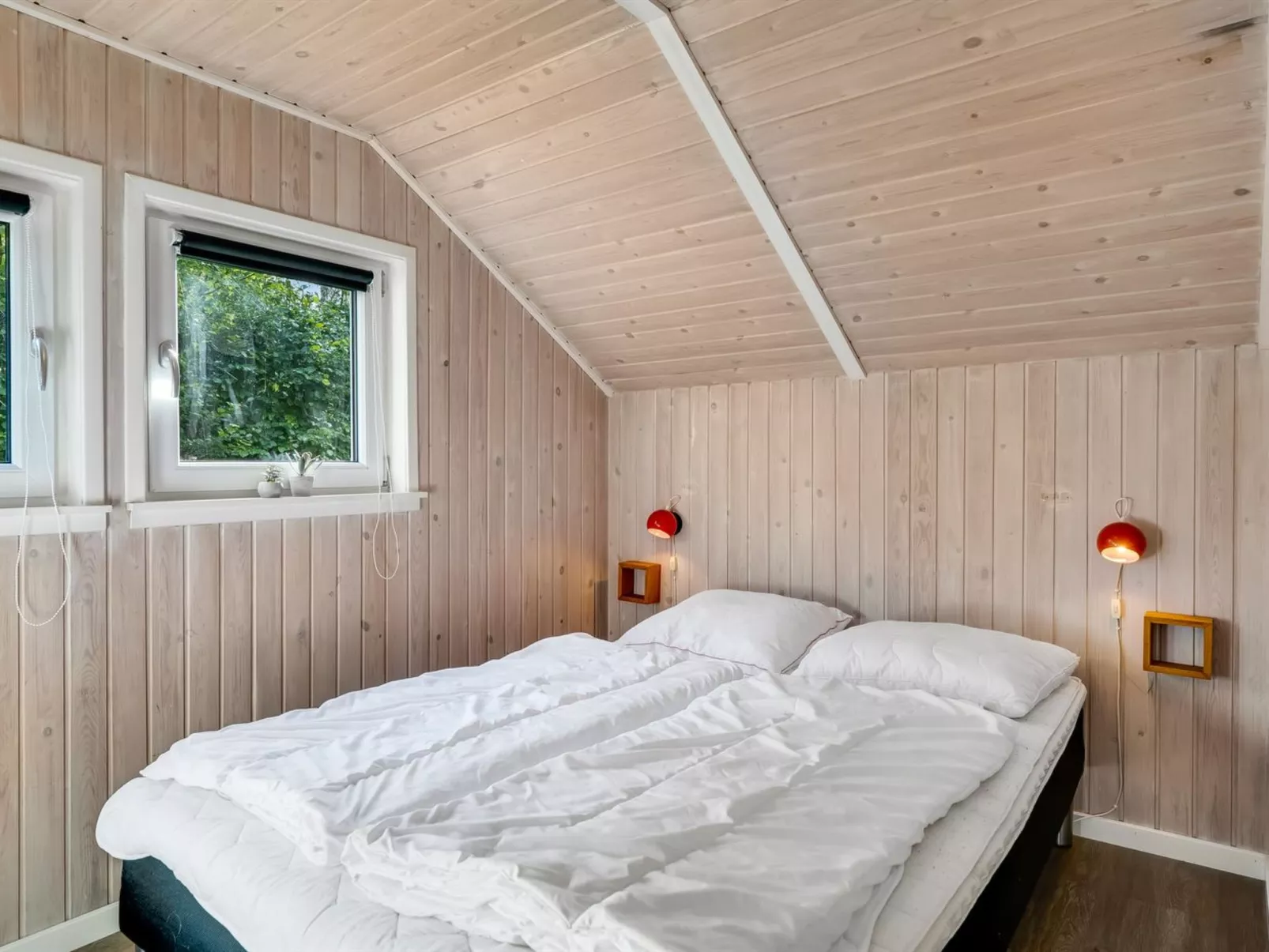 "Eisa" - 300m to the fjord-Inside