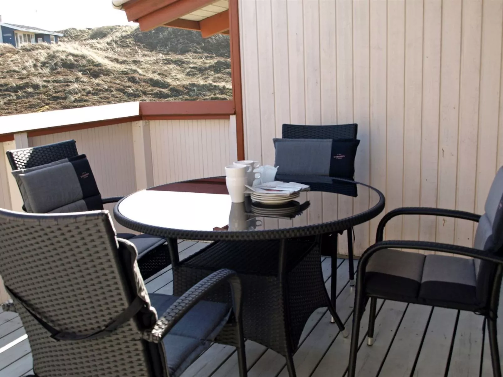 "Jorma" - 250m to the fjord-Outside