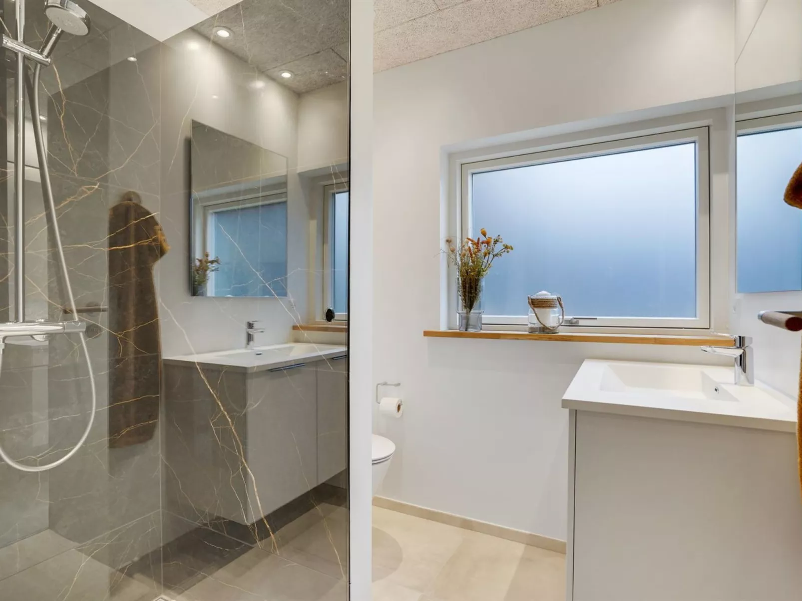 "Menja" - 1.4km from the sea-Inside