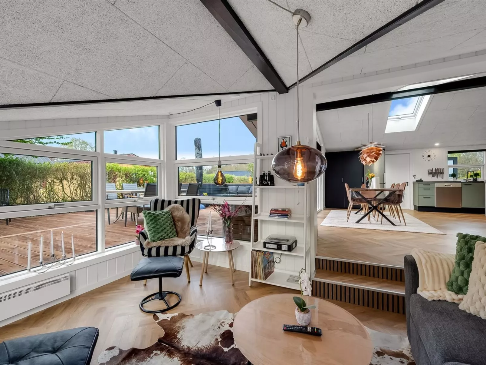 "Ronja" - 100m to the fjord-Dedans