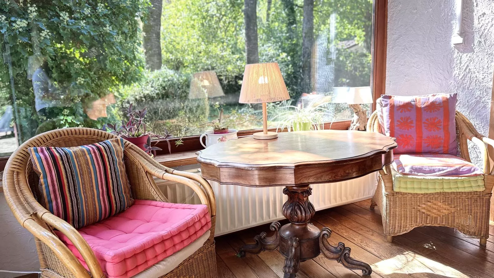 Boogie House-Living room