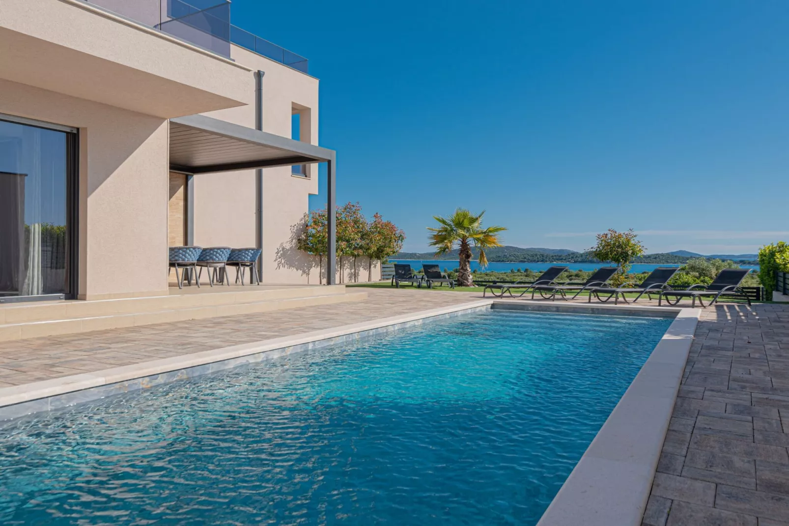 Four-Bedroom Villa With Pool-Schwimmbad