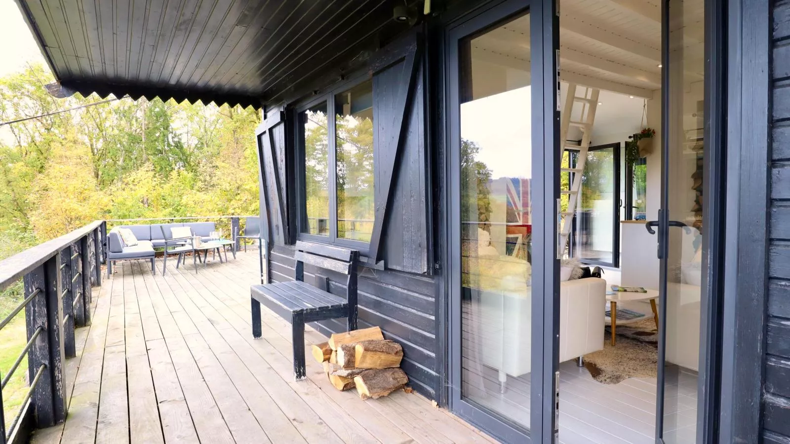 Agathe-Terrace balcony