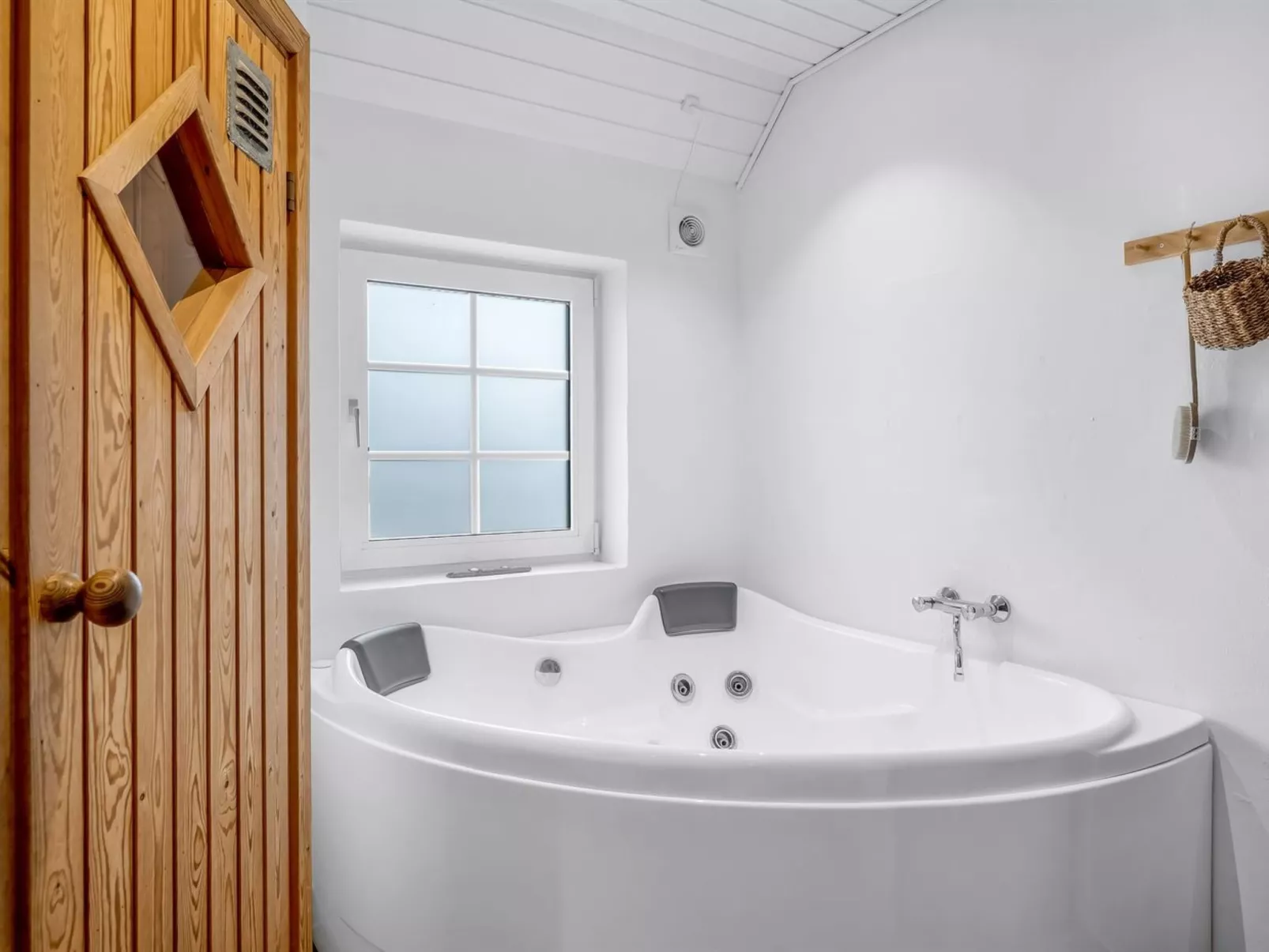 "Amber" - 300m from the sea-Inside