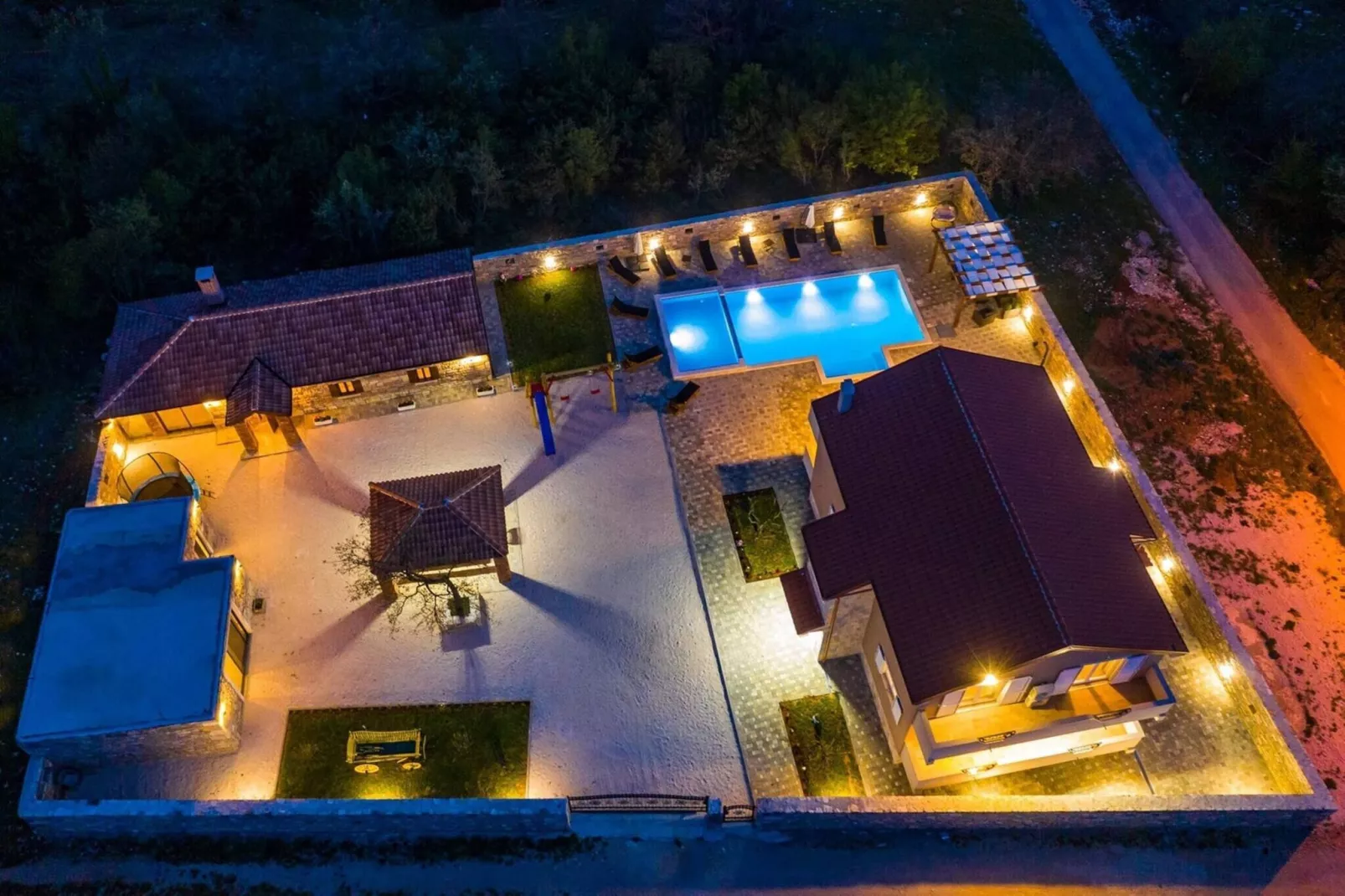 Luxury Villa Escape-Areas within 1km in summer