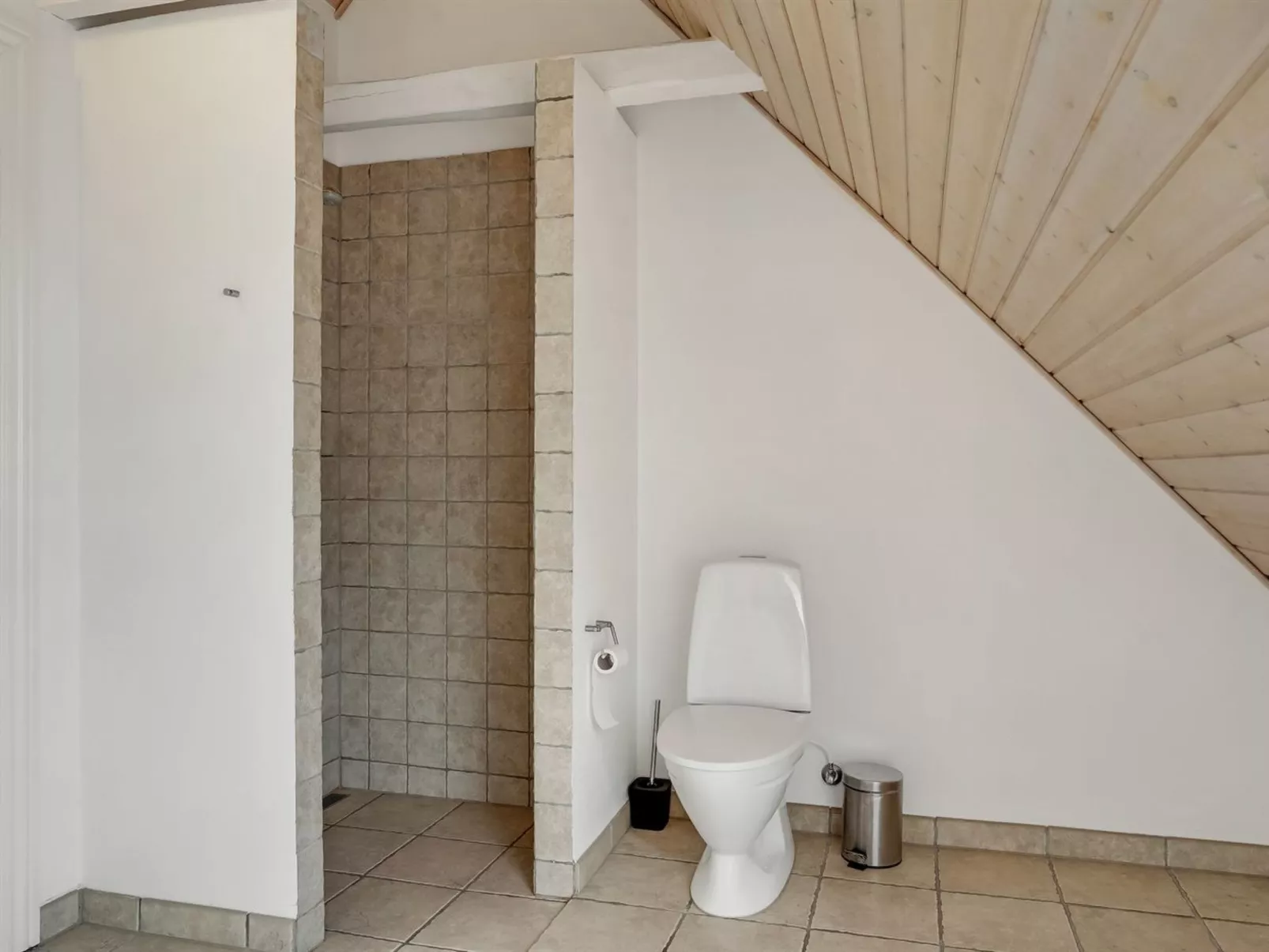 "Edine" - 4.5km from the sea-Inside