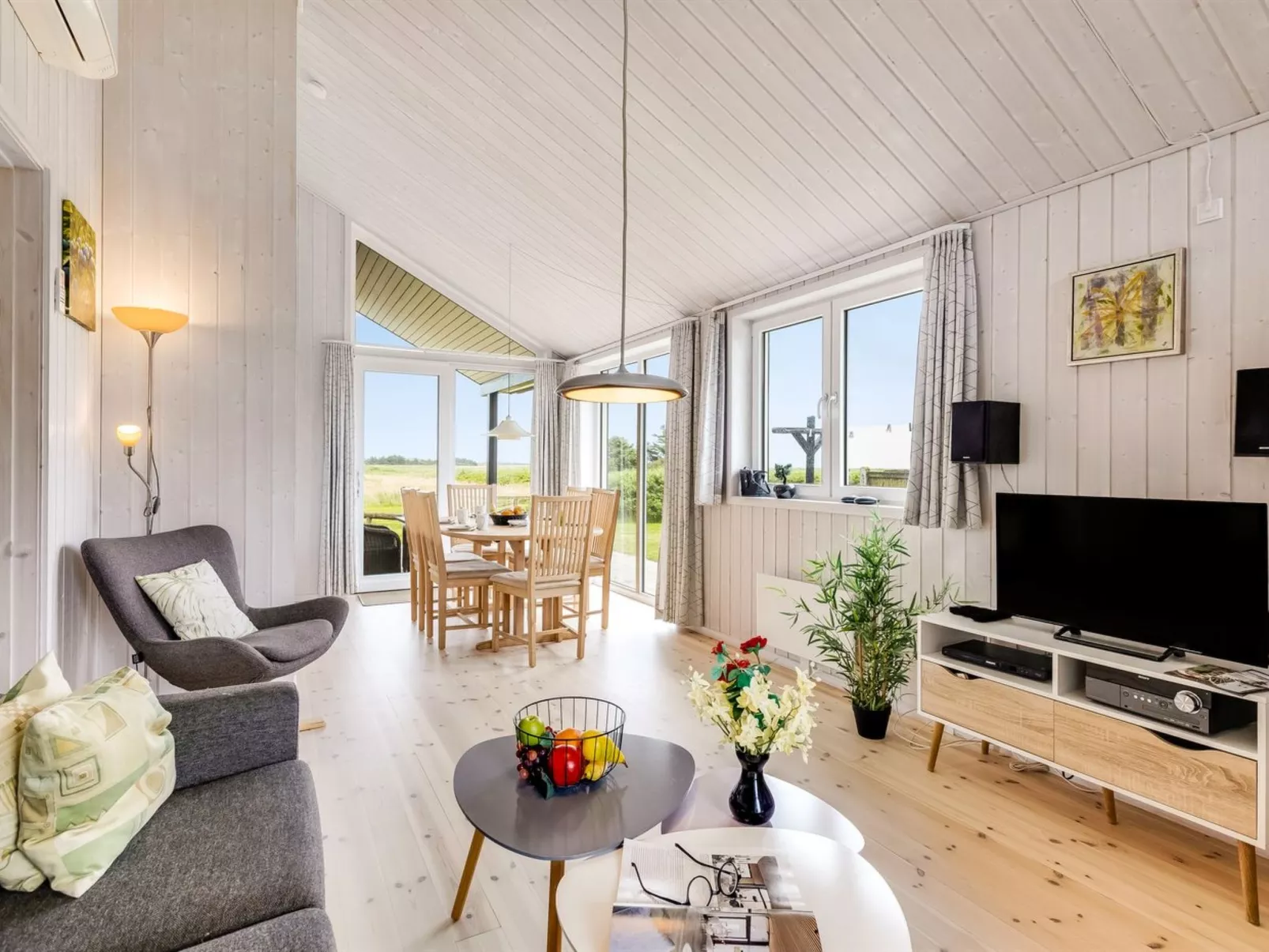 "Mara" -  from the sea-Dedans