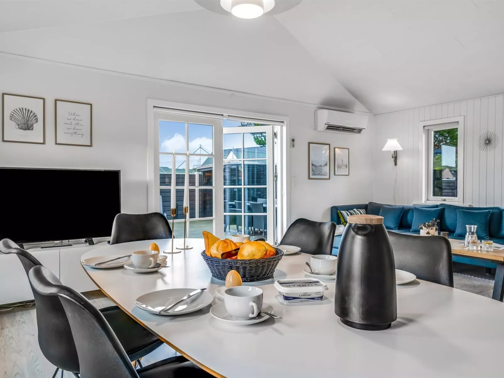 "Aila" - 1.4km from the sea-Drinnen