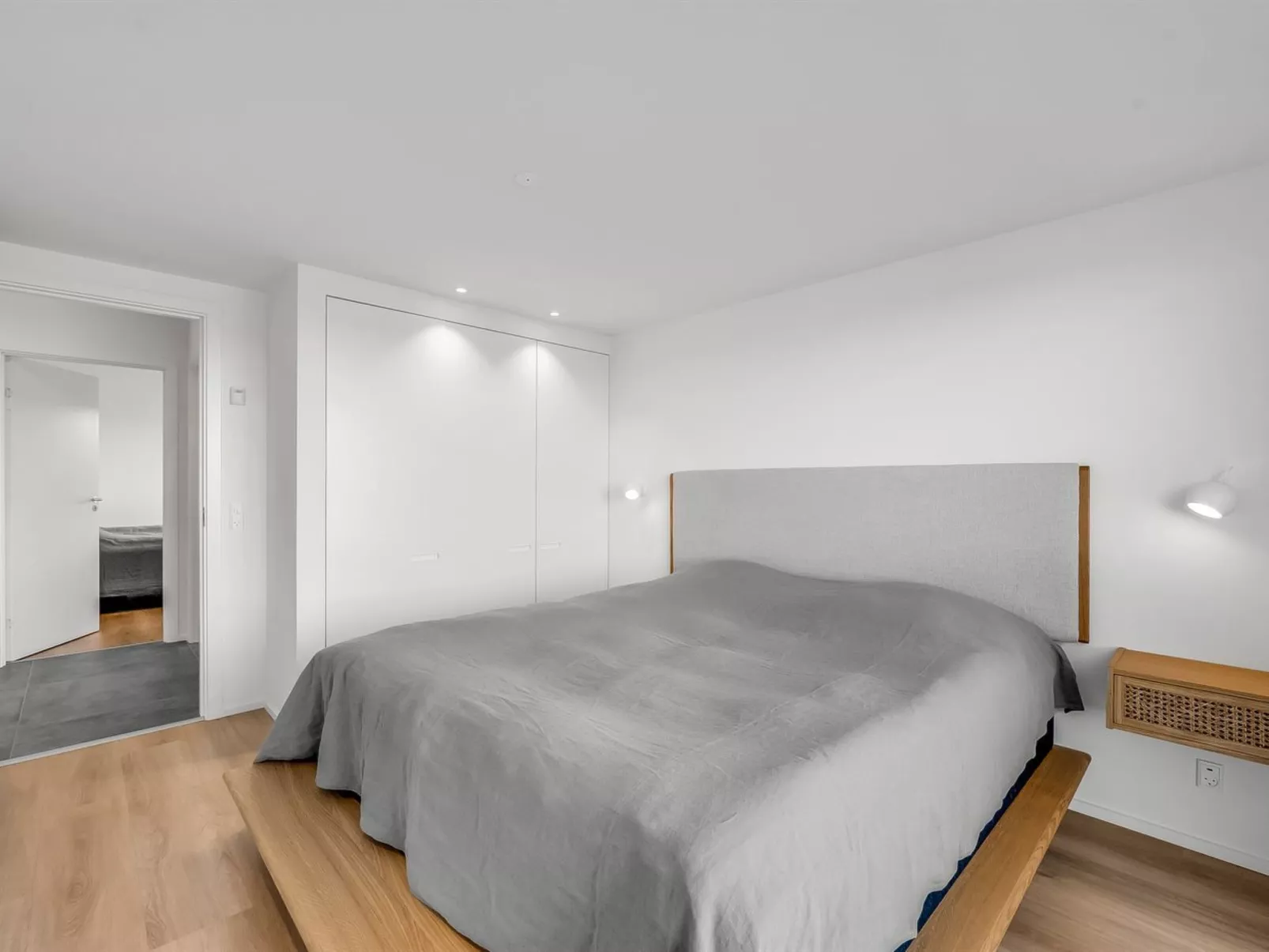 "Maximiliane" -  from the sea-Dedans