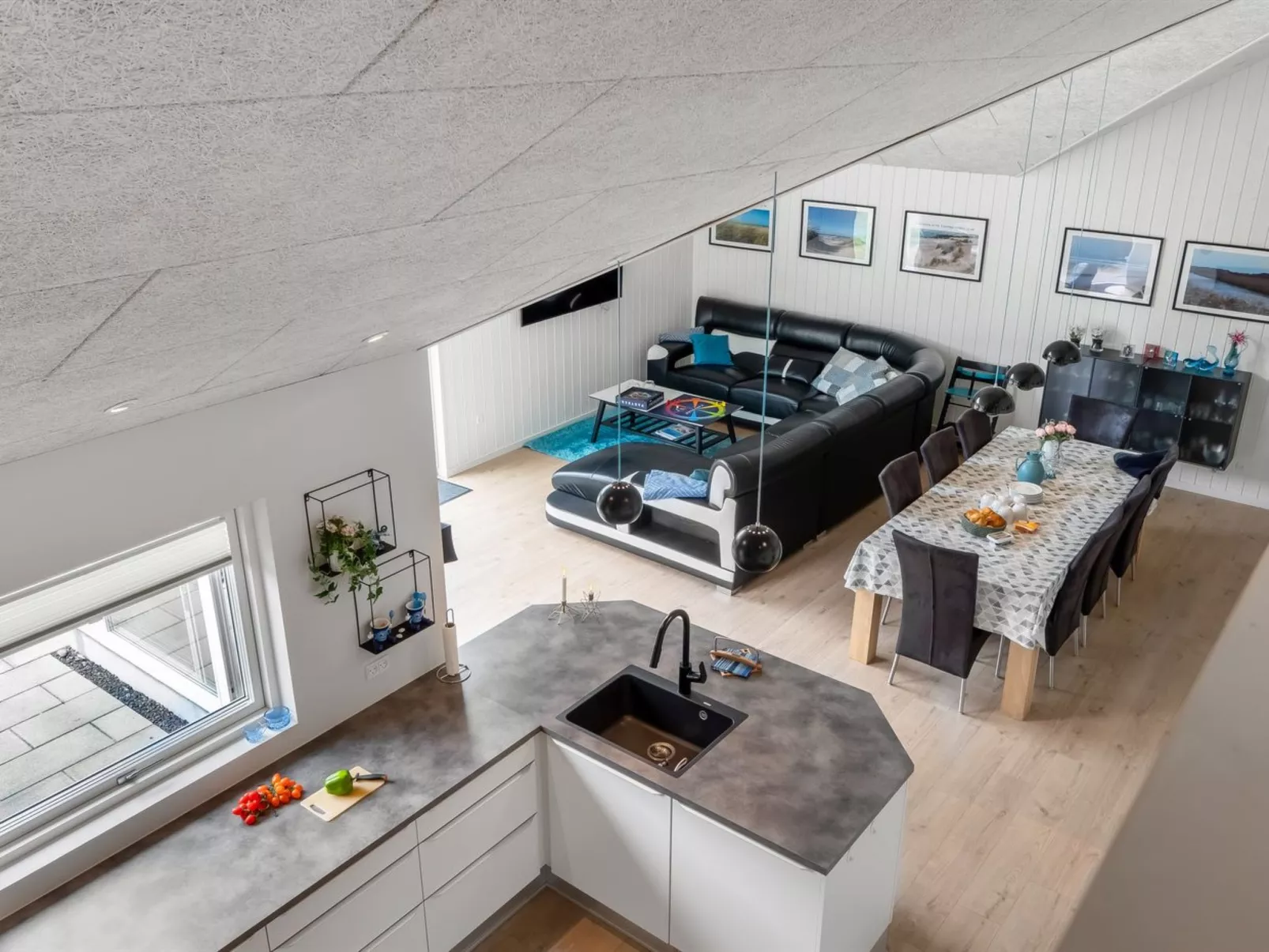 "Sunna" - 1.2km from the sea-Inside