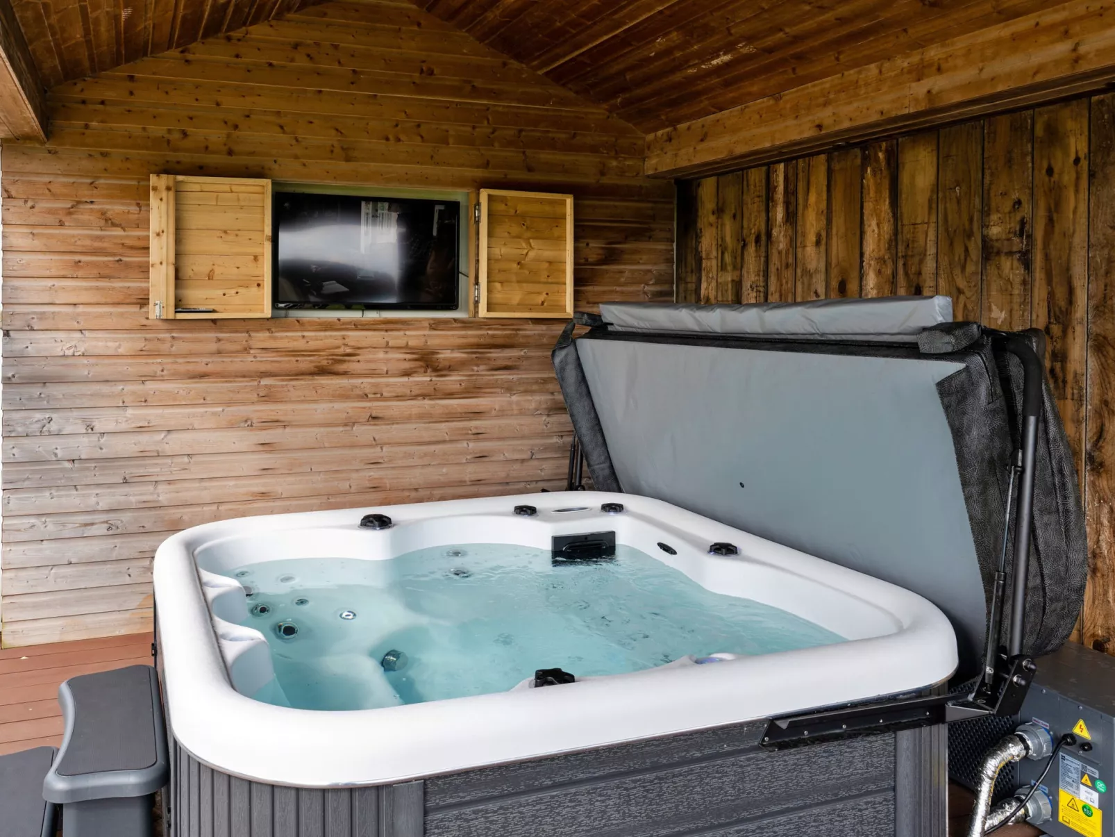 Stone Bow Farmhouse-Outside