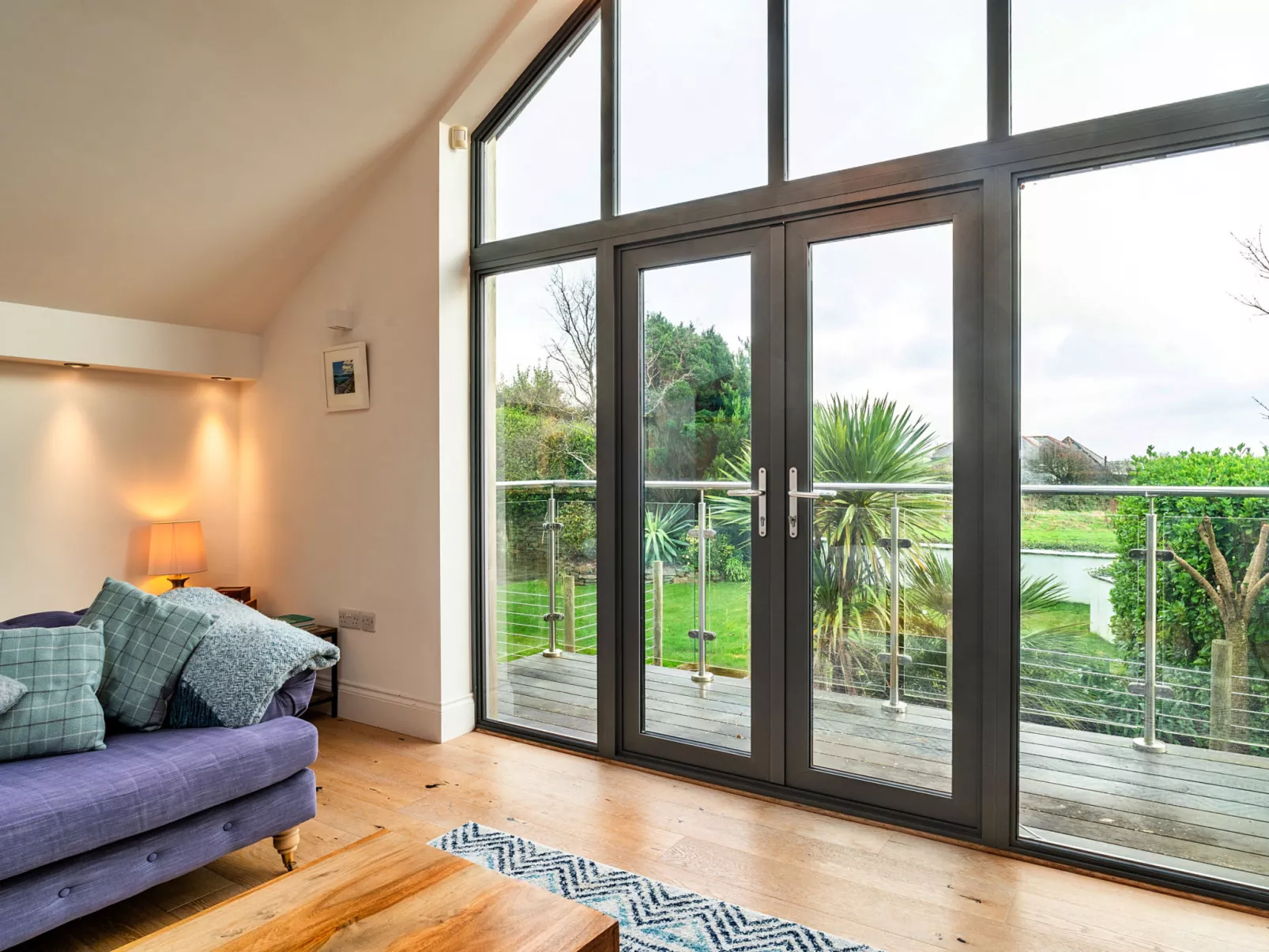 Dingles Cottage-Drinnen