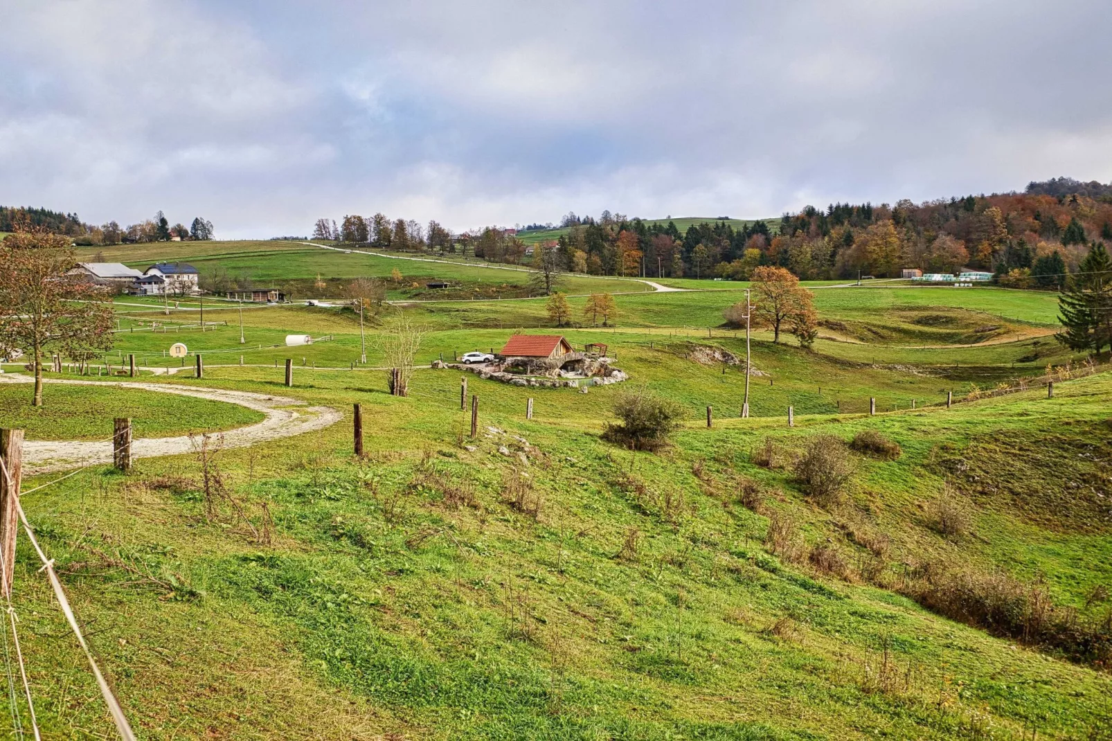 Visnja Gora Meadow Hideaway with Terrace - One Bedroom Cottage with Terrace (owner Hiška na skalci)-Im Freien