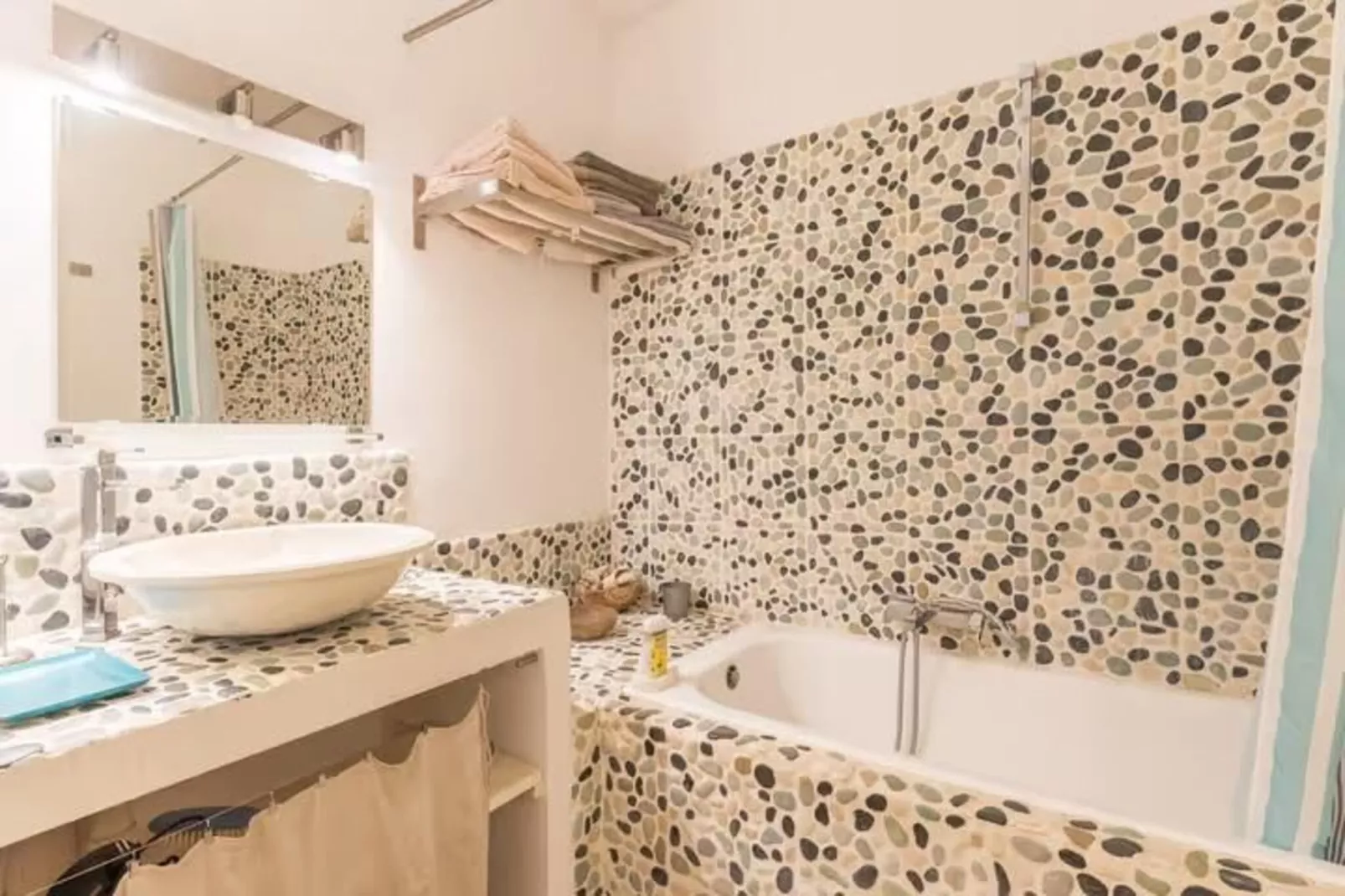 Mas de Corinne-Bathroom