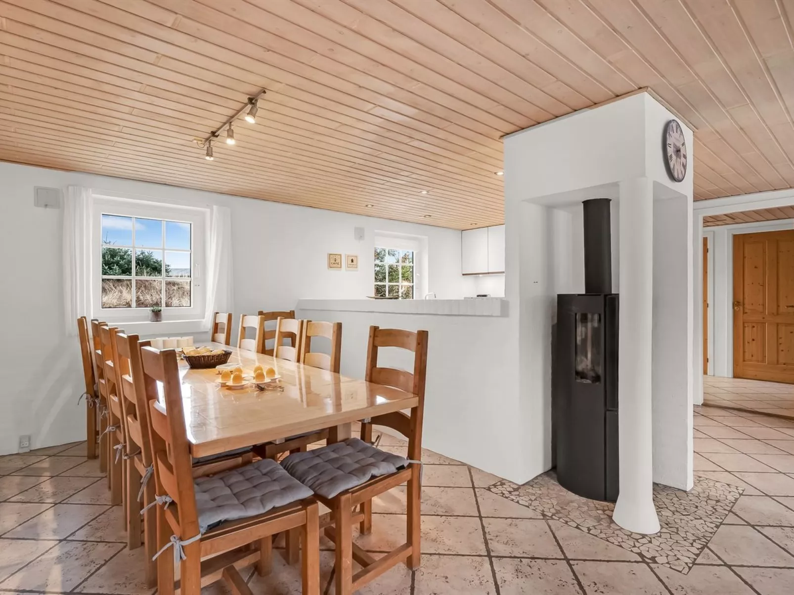 "Seppo" - 900m from the sea-Drinnen