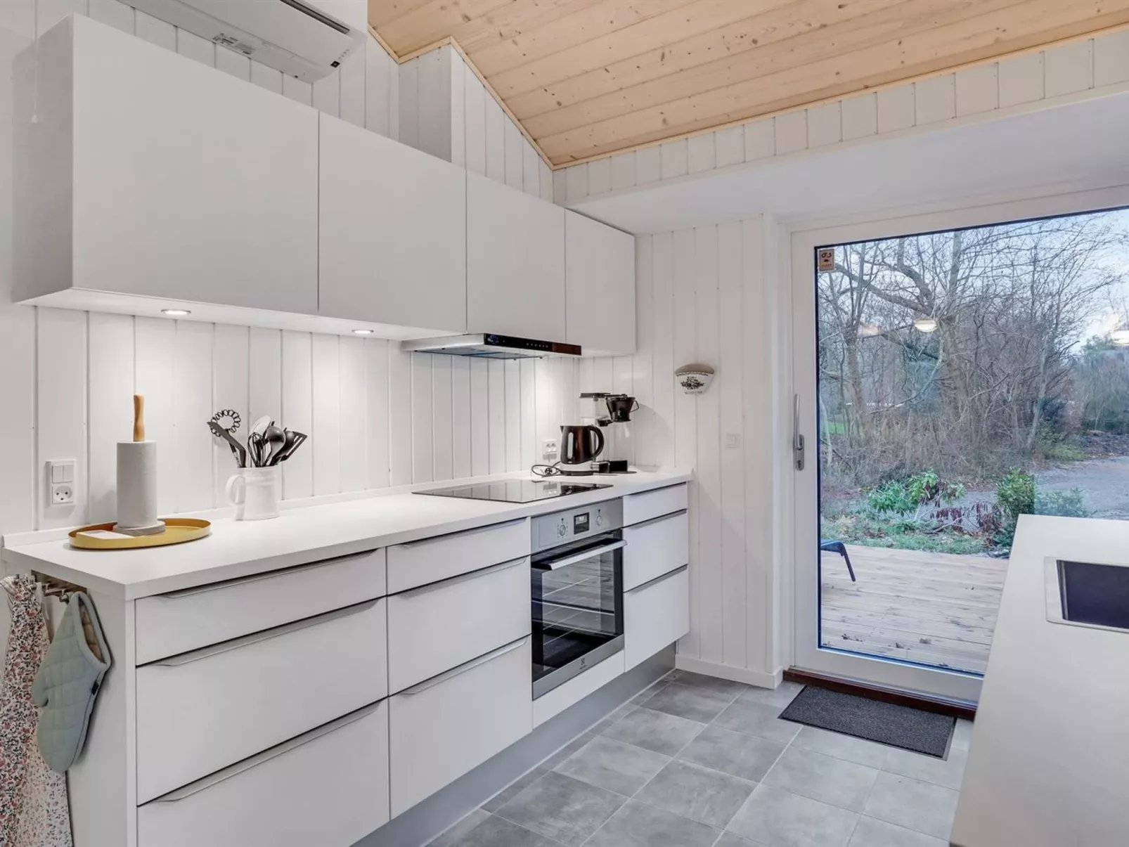 "Thora" - 800m from the sea-Inside