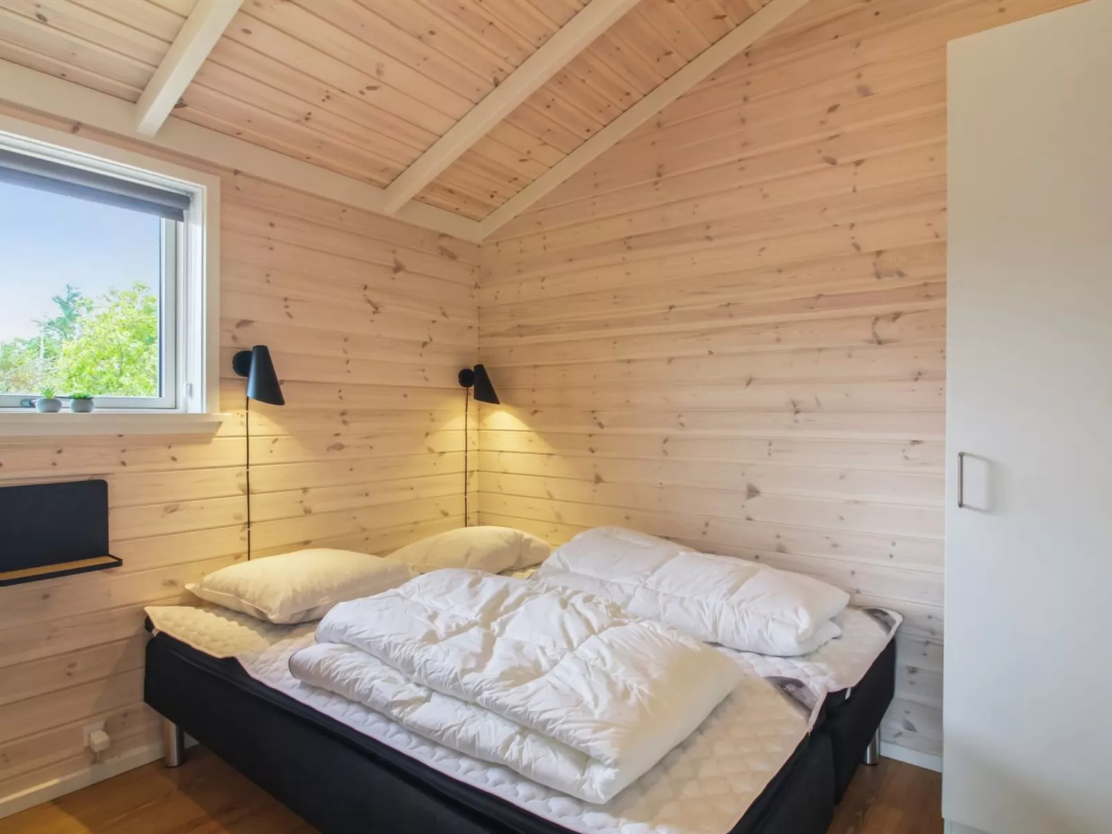 "Heriest" - 1.2km from the sea-Inside