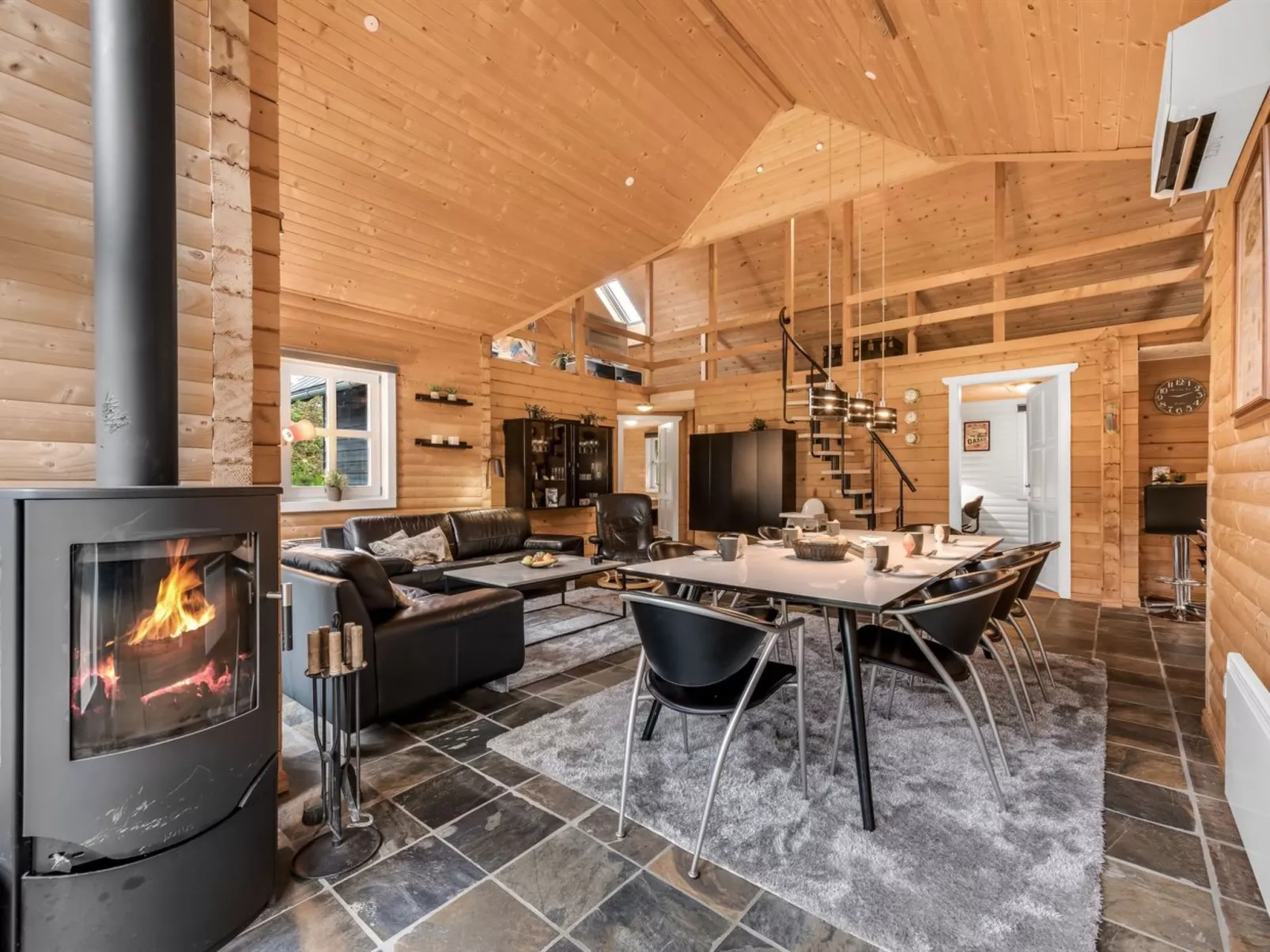 "Yvonna" - 350m to the fjord-Dedans