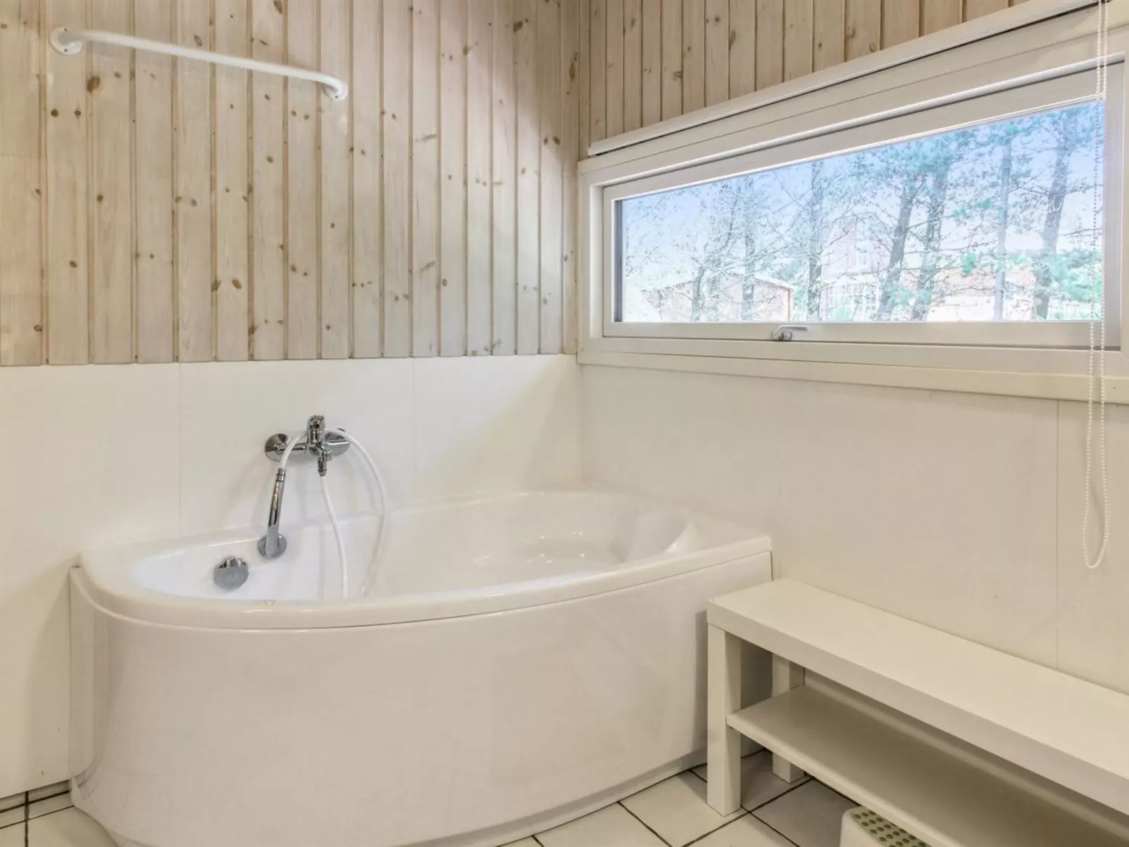 "Karri" - 1.1km from the sea-Dedans