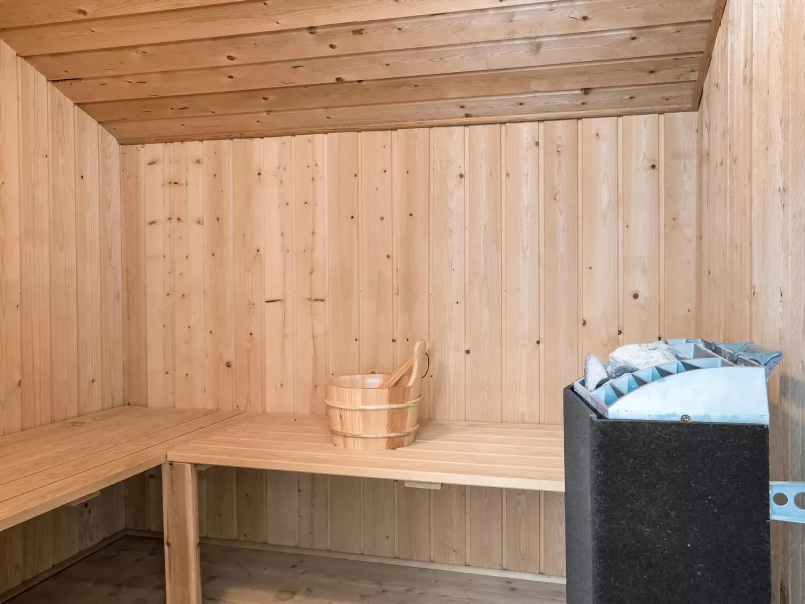 "Apelone" - 800m from the sea-Inside