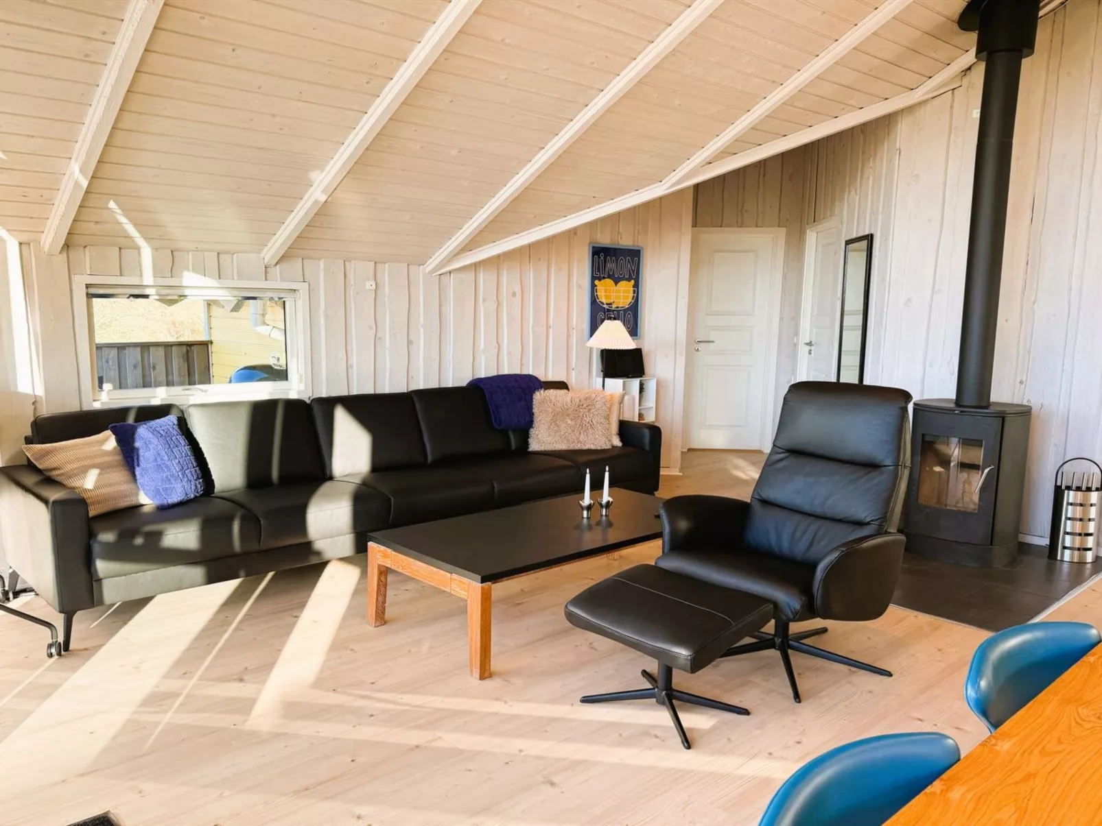 "Velena" -  from the sea-Drinnen