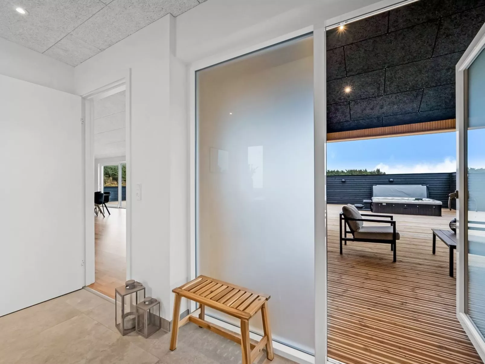 "Dreng" - 300m from the sea-Inside