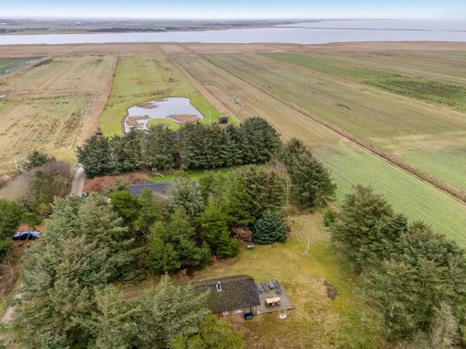 "Brawith" - 700m to the fjord-Outside