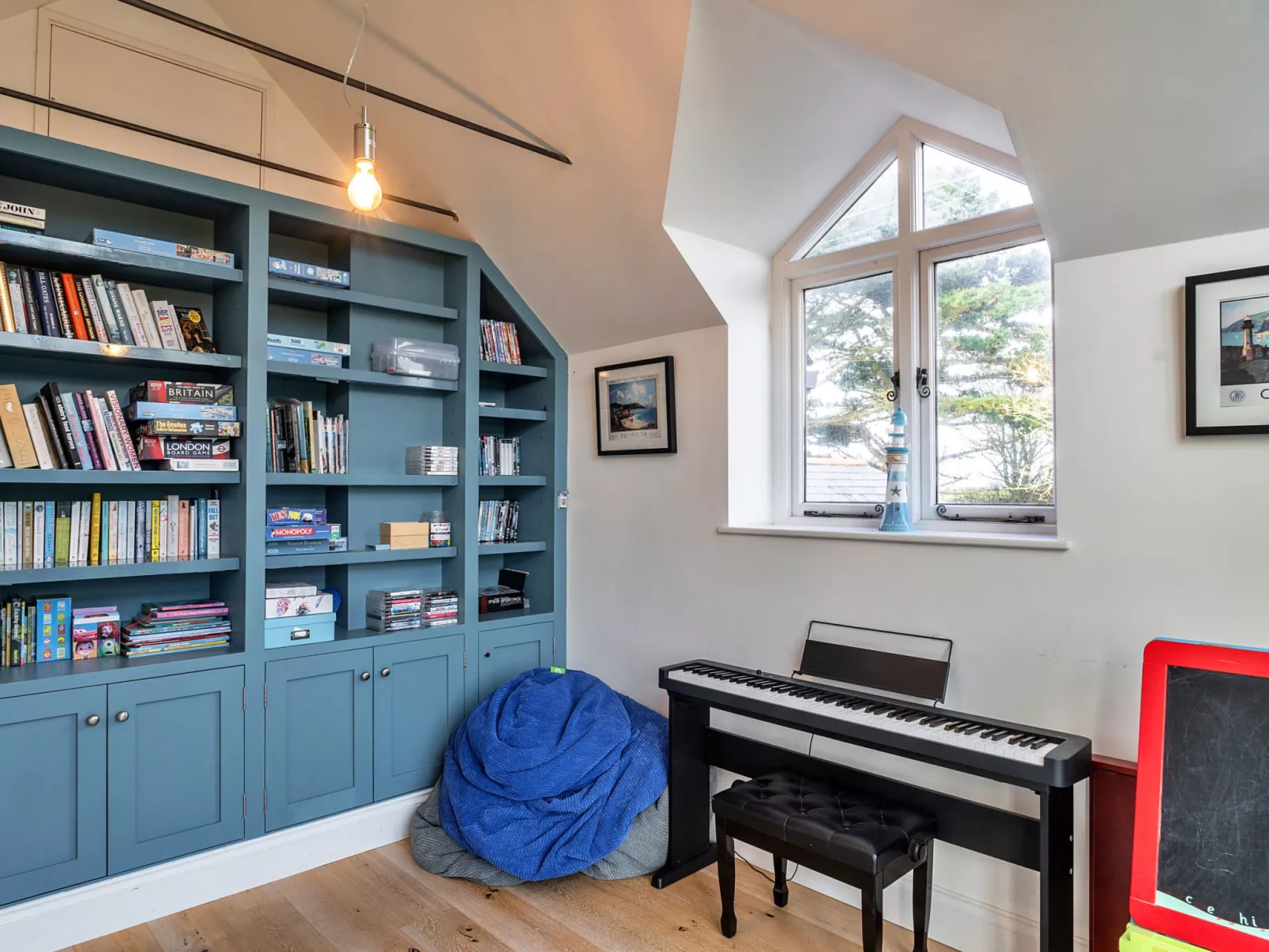 Dingles Cottage-Drinnen