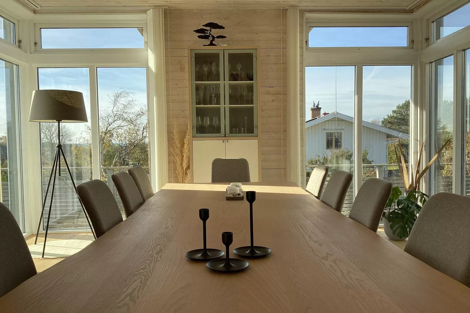 Strandhaus in Sandvik mit Pool-Innenbereich