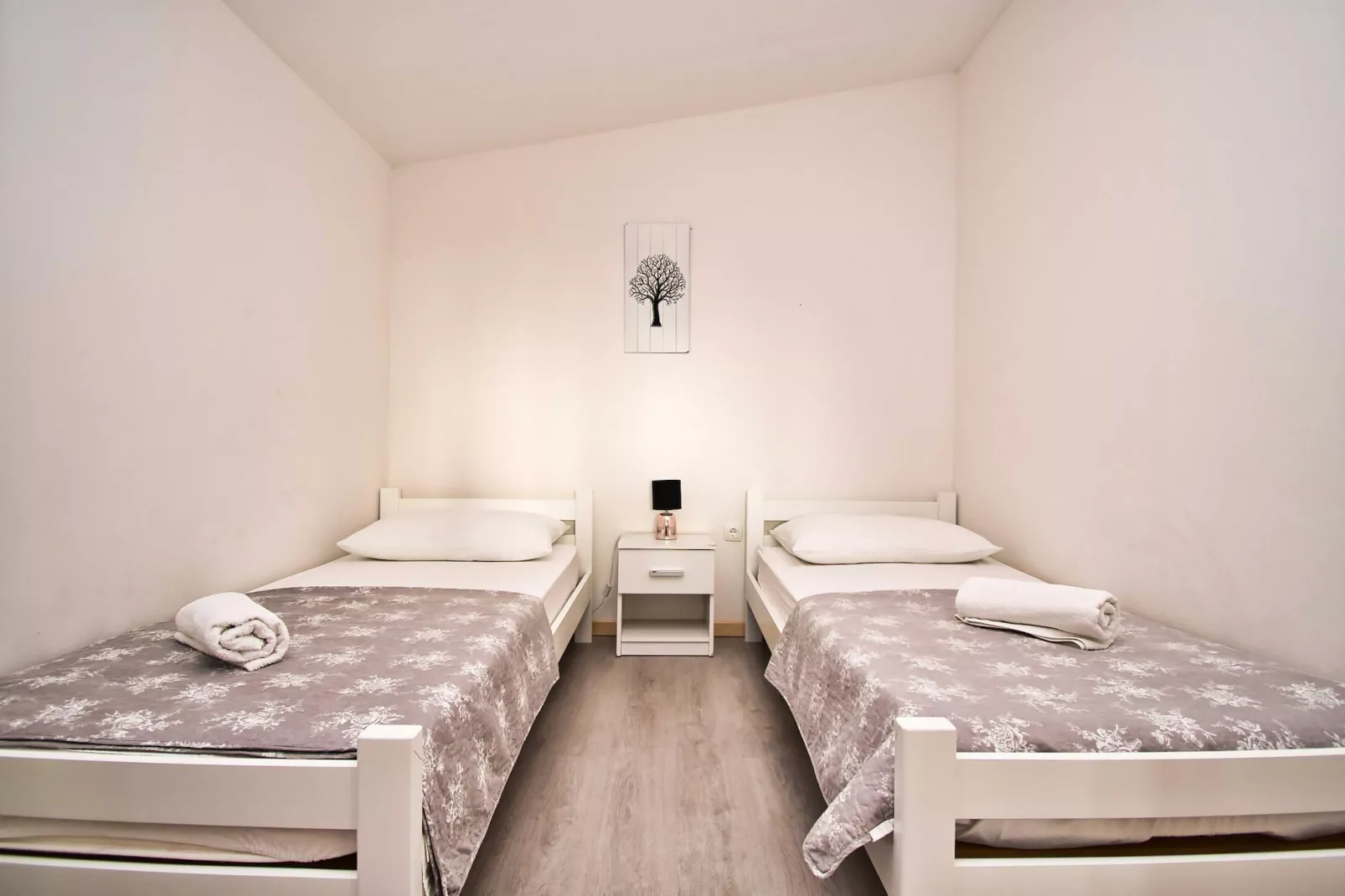 Apartment Visocane with private pool-Schlafzimmer