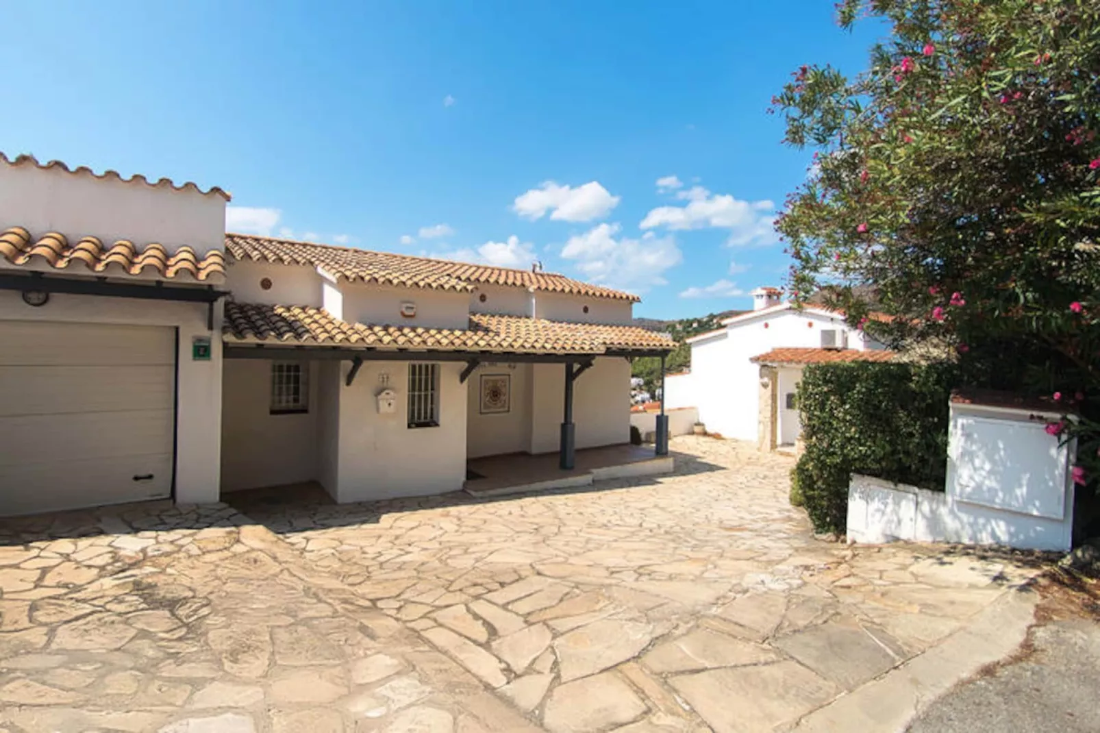 Maison à Roses-Nicht zugeordnet