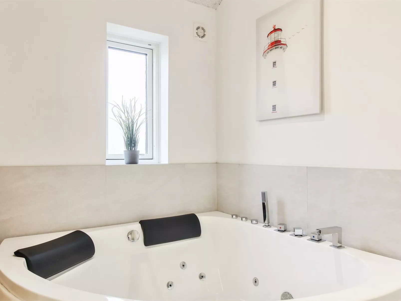 "Edgar" - 1.5km from the sea-Inside