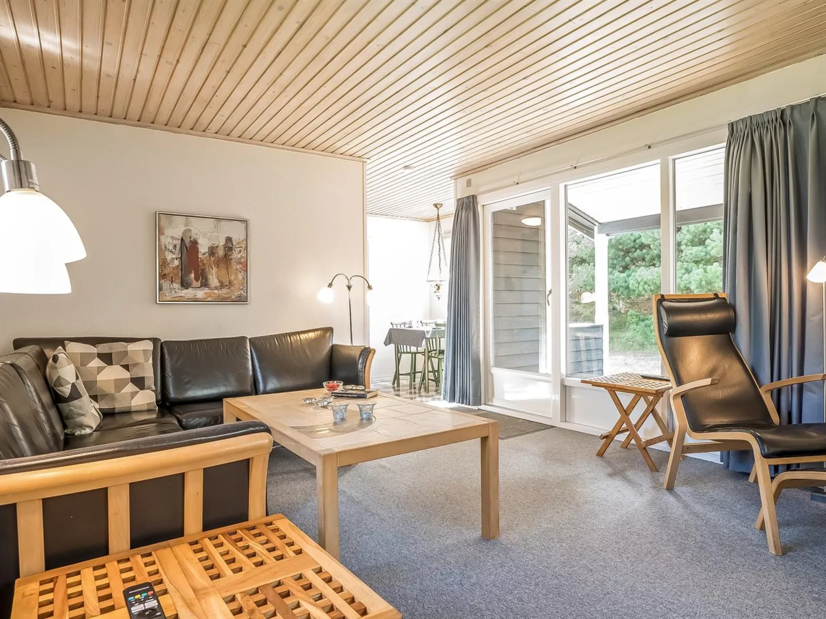 "Lökea" - 800m from the sea-Drinnen