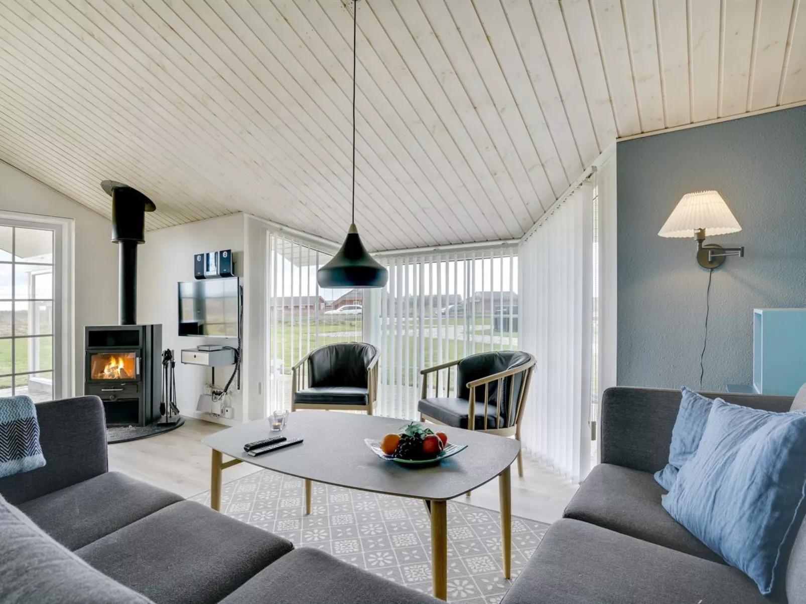 "Mieka" - 400m from the sea-Inside