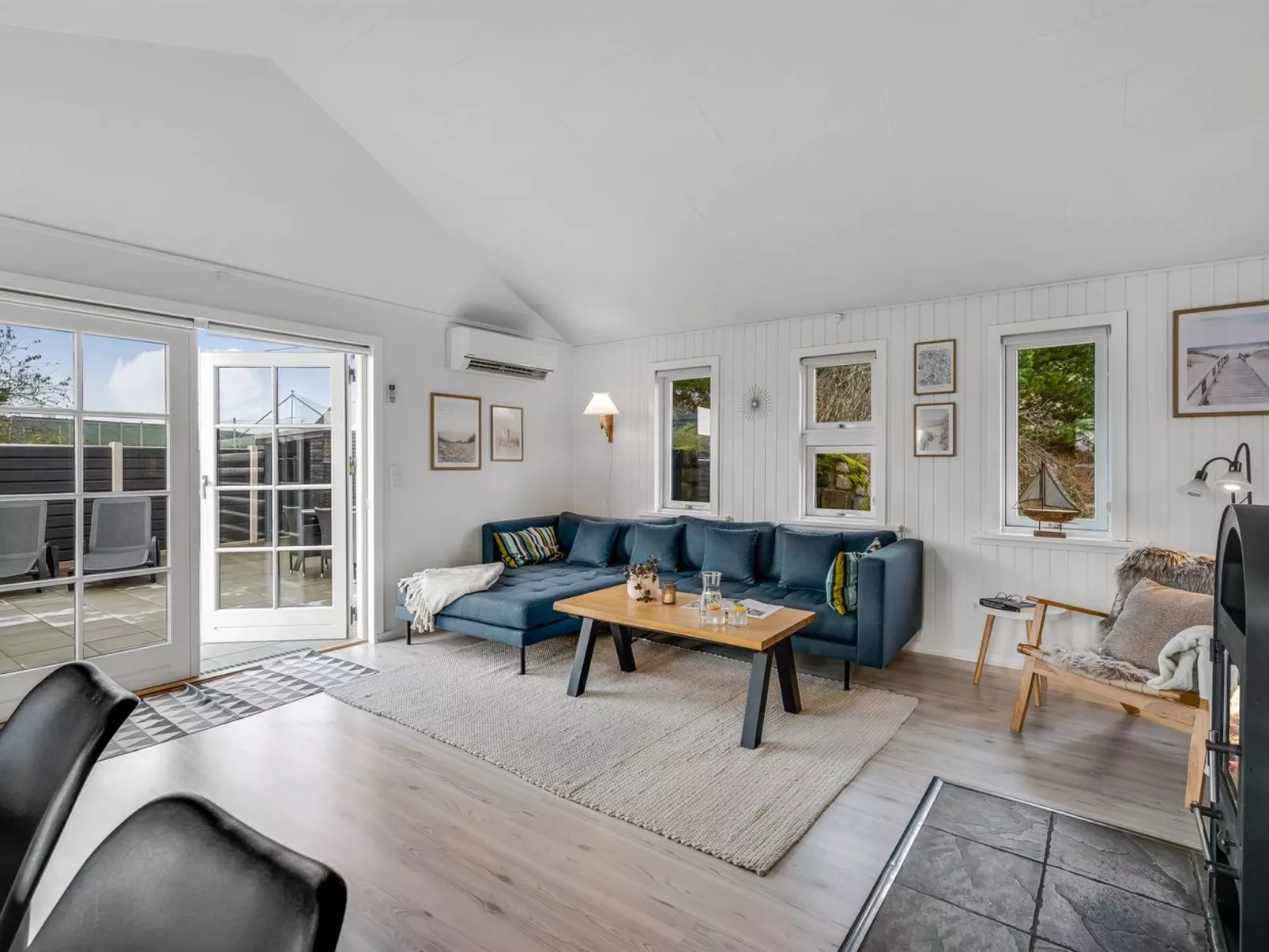 "Aila" - 1.4km from the sea-Drinnen