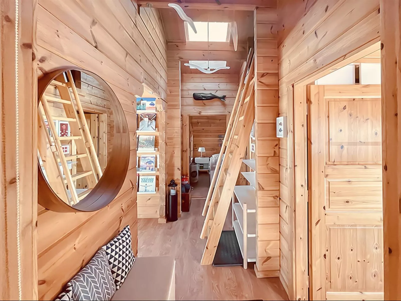 "Stacie" - 10m from the sea-Drinnen