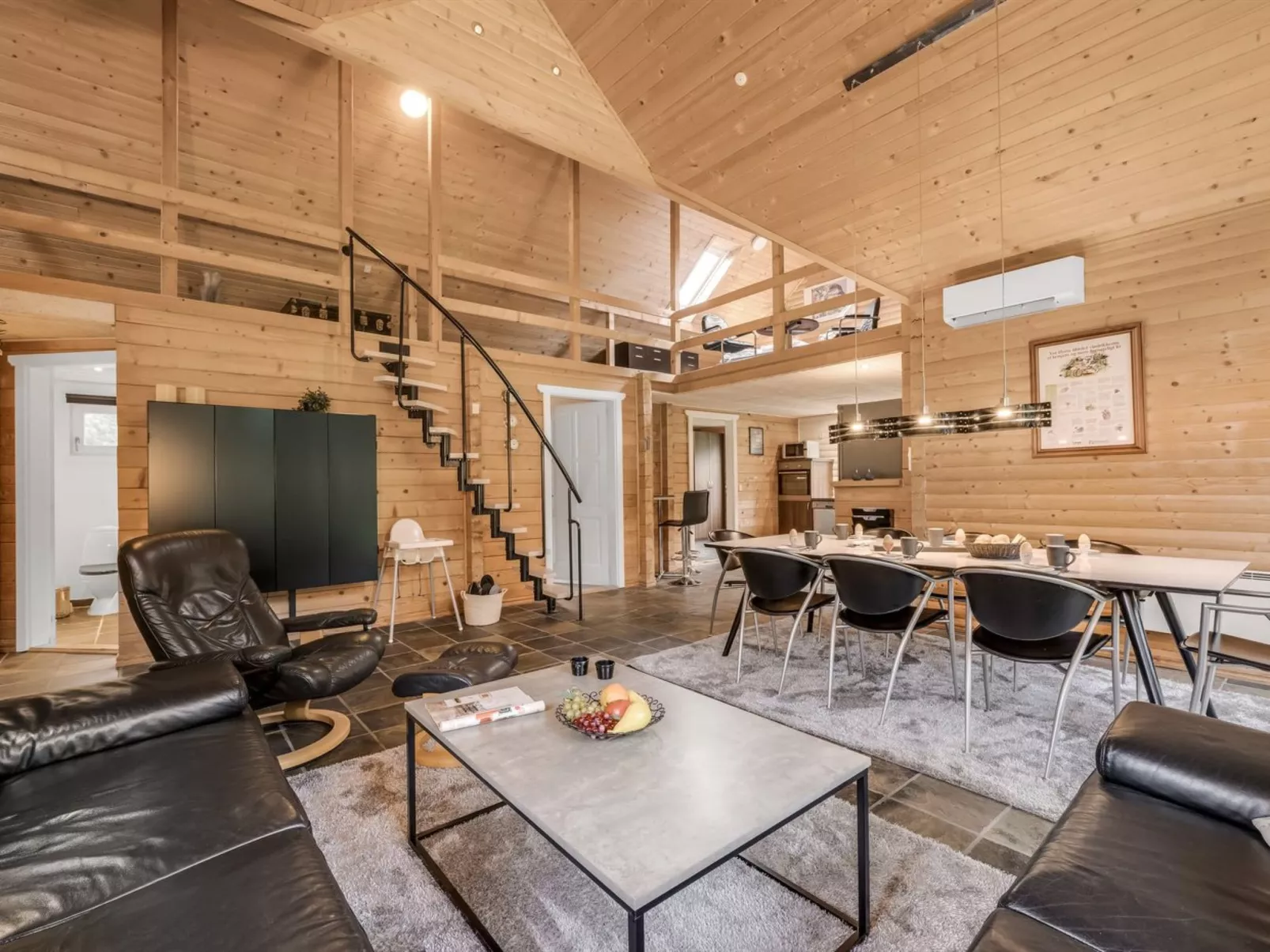 "Yvonna" - 350m to the fjord-Dedans