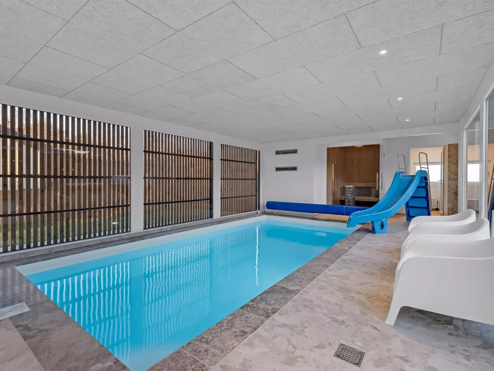 "Hana" - 800m from the sea-Outside