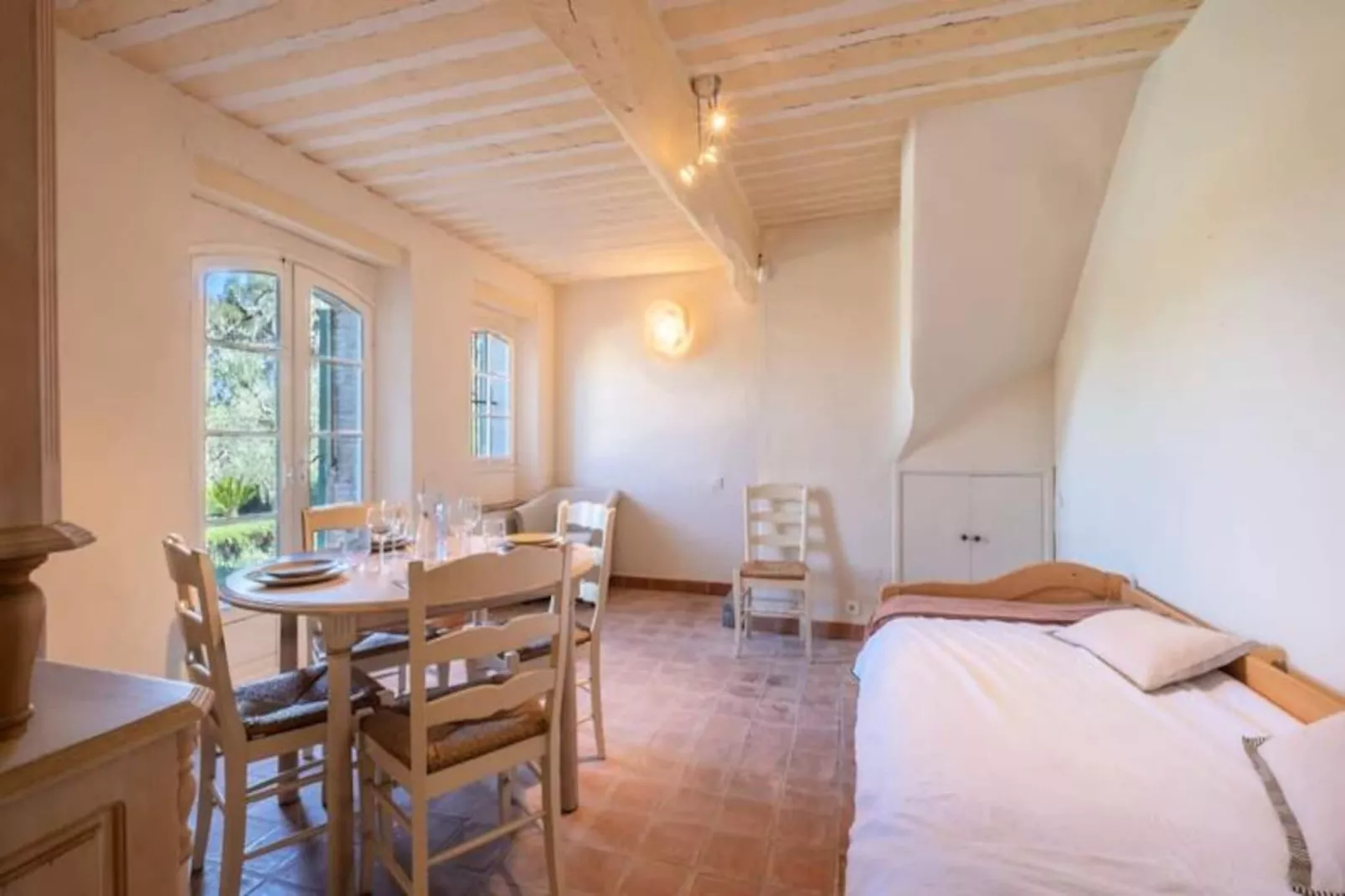 Résidence Bijou De 280m2 Et Piscine à Débordement Au Calme Absolu-Untagged