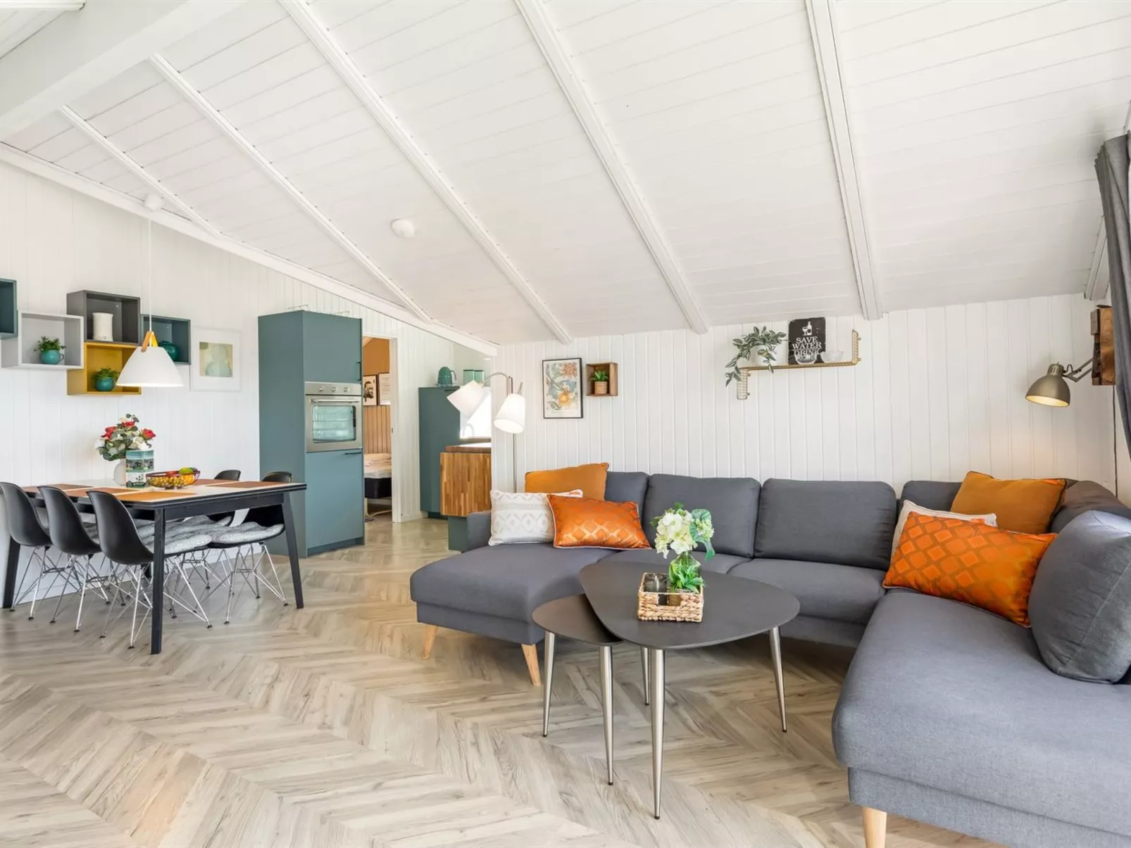 "Skyler" - 1km from the sea-Dedans