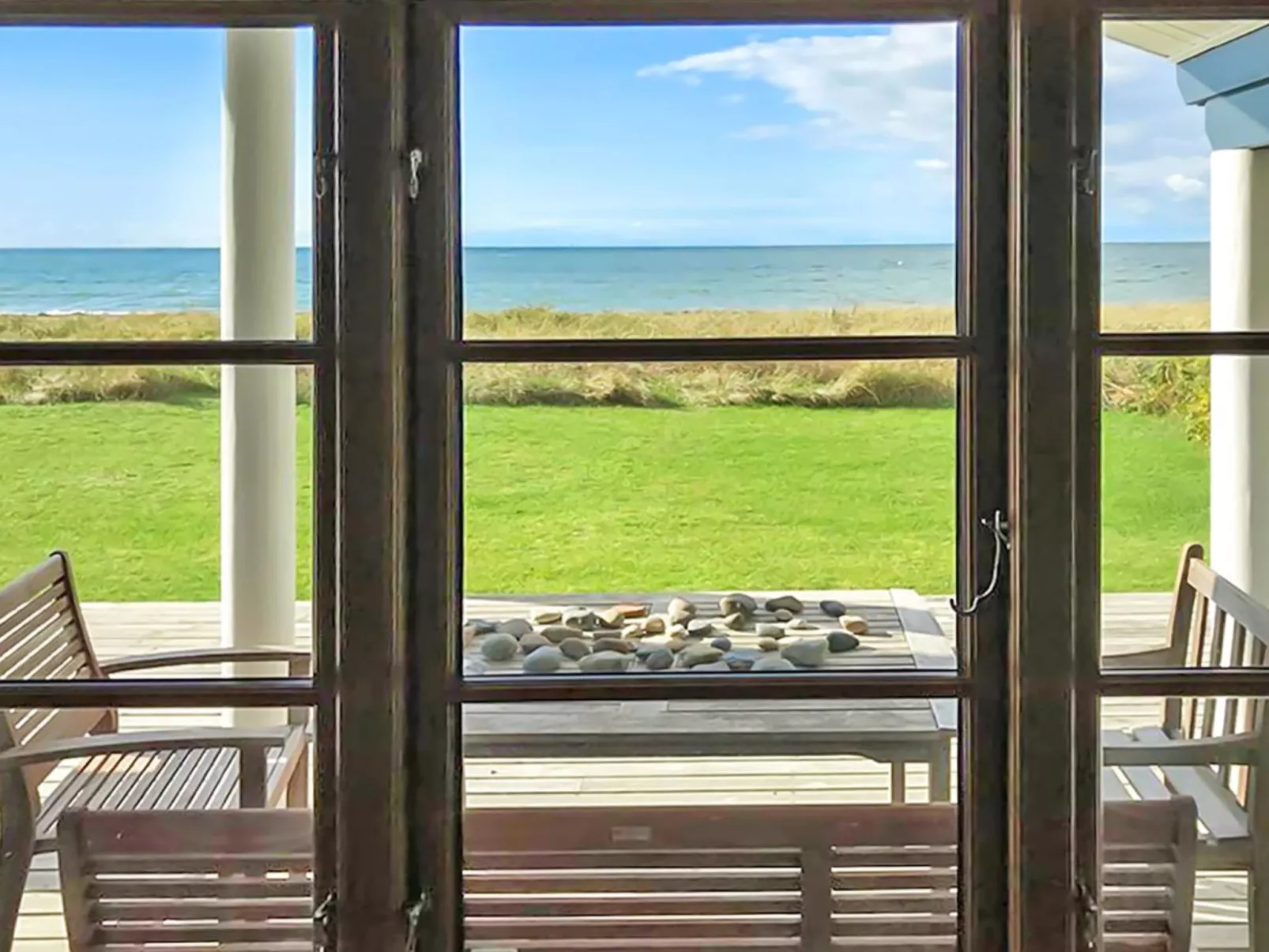 "Stacie" - 10m from the sea-Draußen