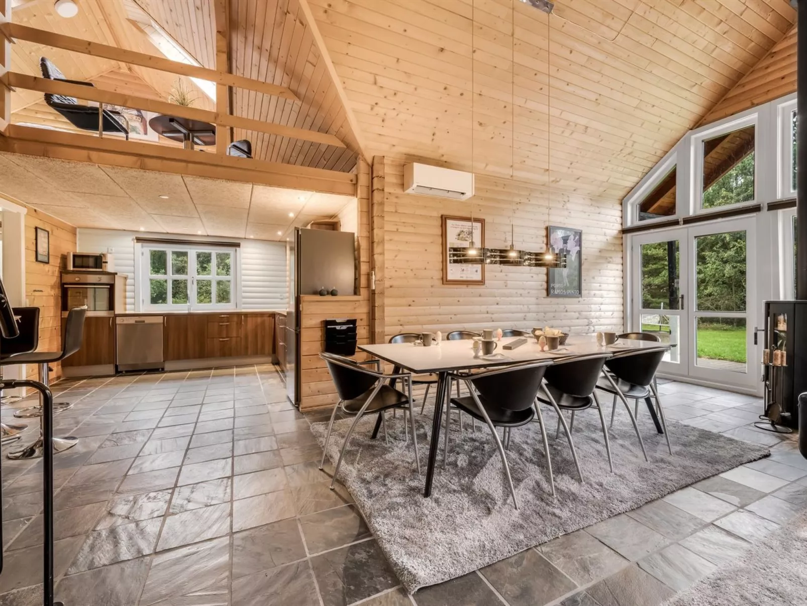 "Yvonna" - 350m to the fjord-Dedans