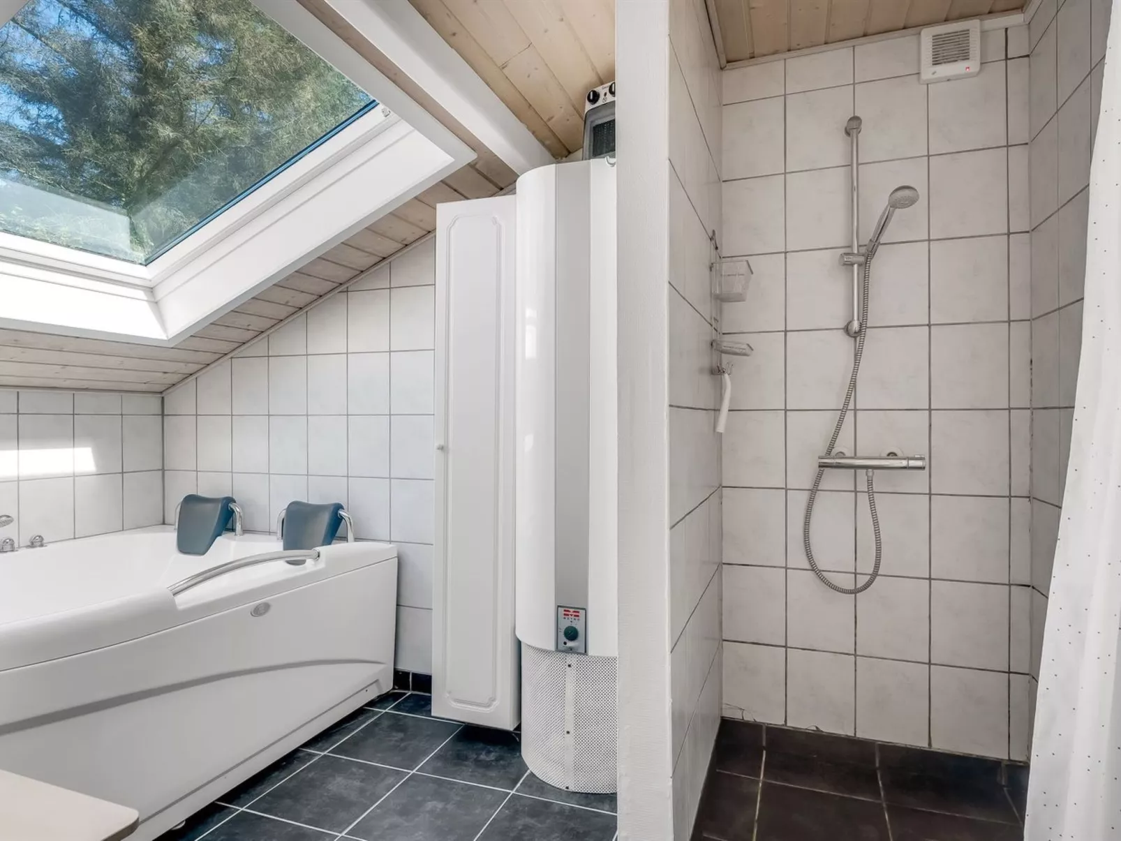 "Engelbertine" - 210m to the fjord-Drinnen