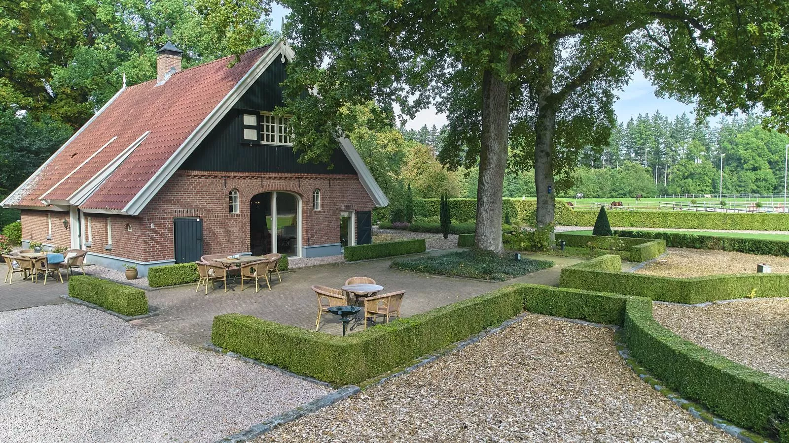 Erve Het Klaashuis-Terrace balcony