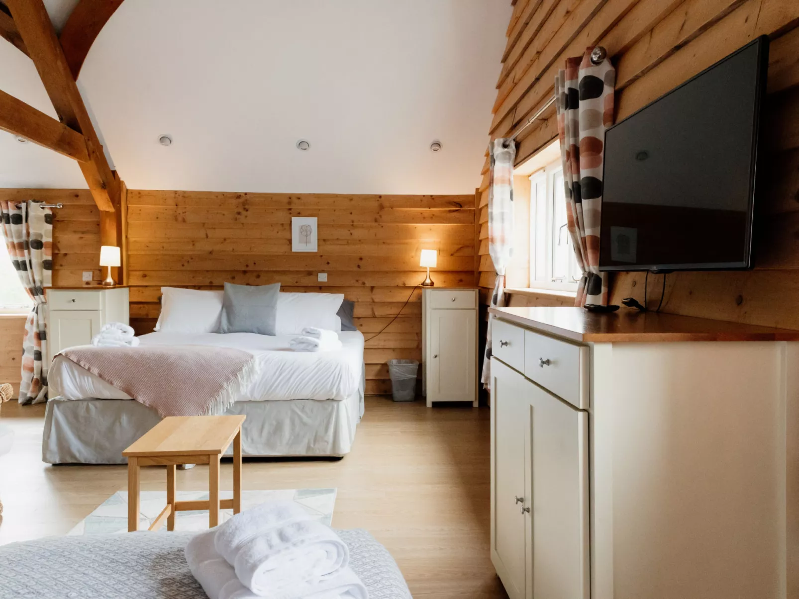 The Welsh Barn-Dedans