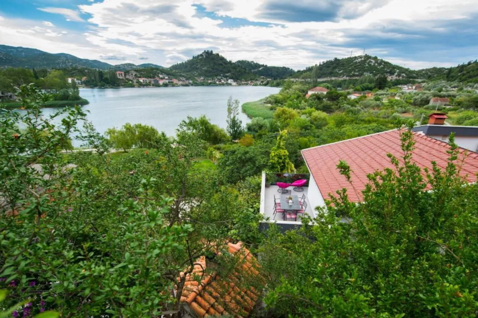 Two-Bedroom Apartment With Lake View-Aussicht