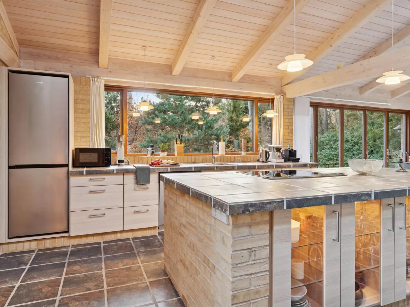 "Jorid" -  from the sea-Inside